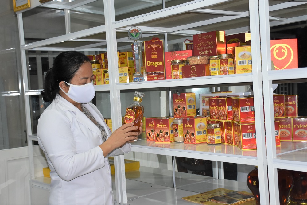Sản phẩm của Công ty TNHH Nuôi trồng nấm Hòa Long (TP. Bà Rịa) đang từng bước tiếp cận kênh bán hàng qua sàn thương mại điện tử.