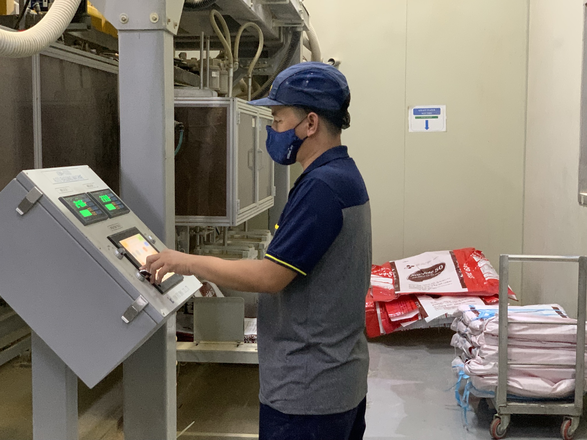 100% người lao động tại Công ty TNHH Nguyên liệu thức ăn chăn nuôi CJ Việt Nam đã tiêm vắc xin mũi 2.