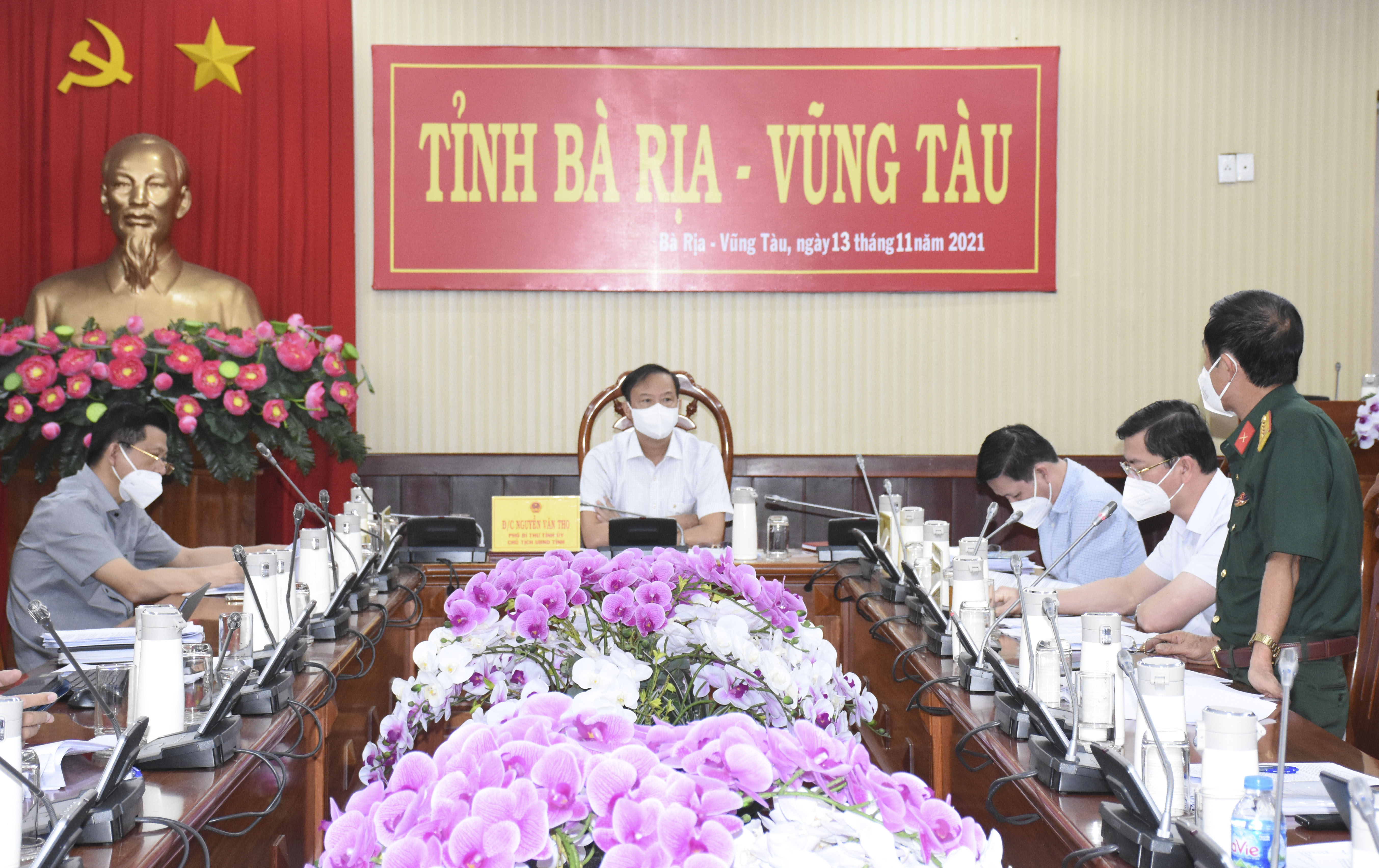 Ông Nguyễn Văn Thọ, Chủ tịch UBND tỉnh chủ trì cuộc họp.