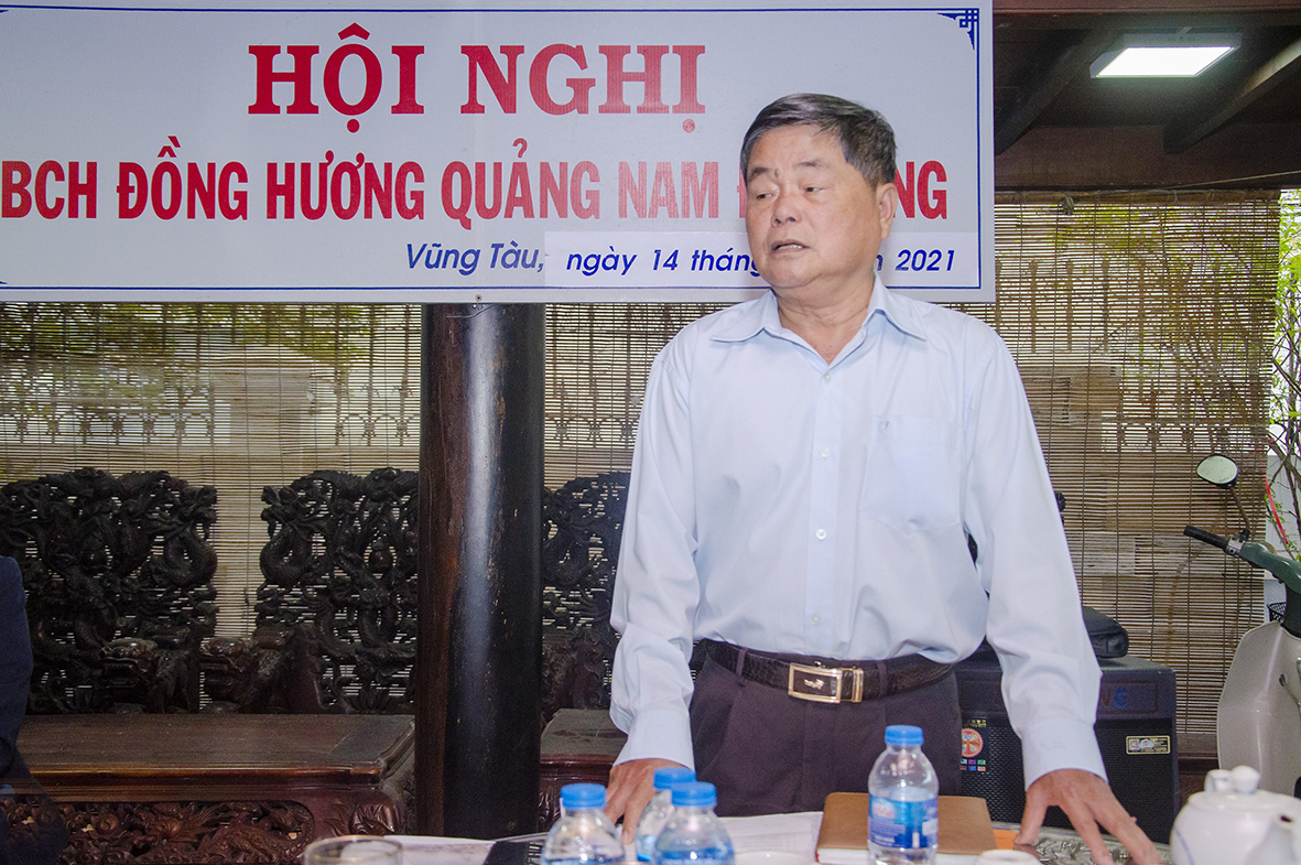 Trung tướng Châu Văn Mẫn, Anh hùng LLVTND, Chủ tịch Hội Đồng hương Quảng Nam - Đà Nẵng tại BR-VT trình bày Báo cáo tình hình hoạt động công tác hội năm 2021.