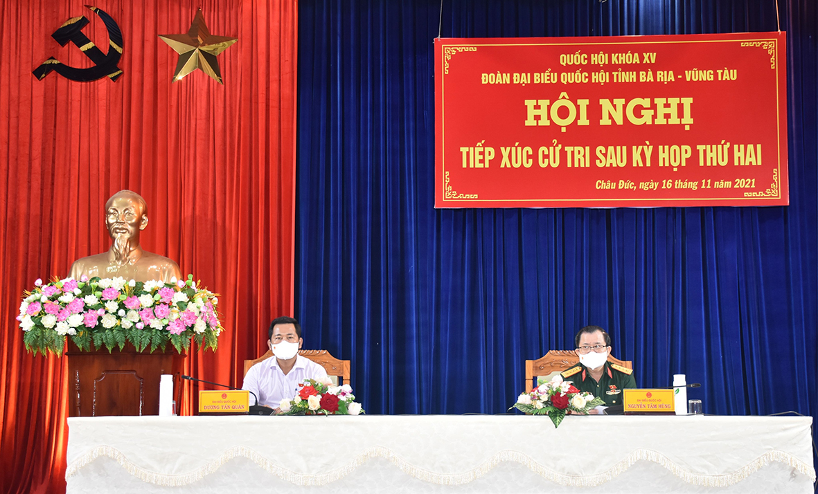 Đoàn ĐBQH tỉnh gồm các đại biểu: Đại tá Nguyễn Tâm Hùng, Chỉ huy trưởng Bộ Chỉ huy Quân sự tỉnh; Dương Tấn Quân, bác sĩ BV Bà Rịa đã TXCT các xã, thị trấn trên địa bàn huyện Châu Đức.