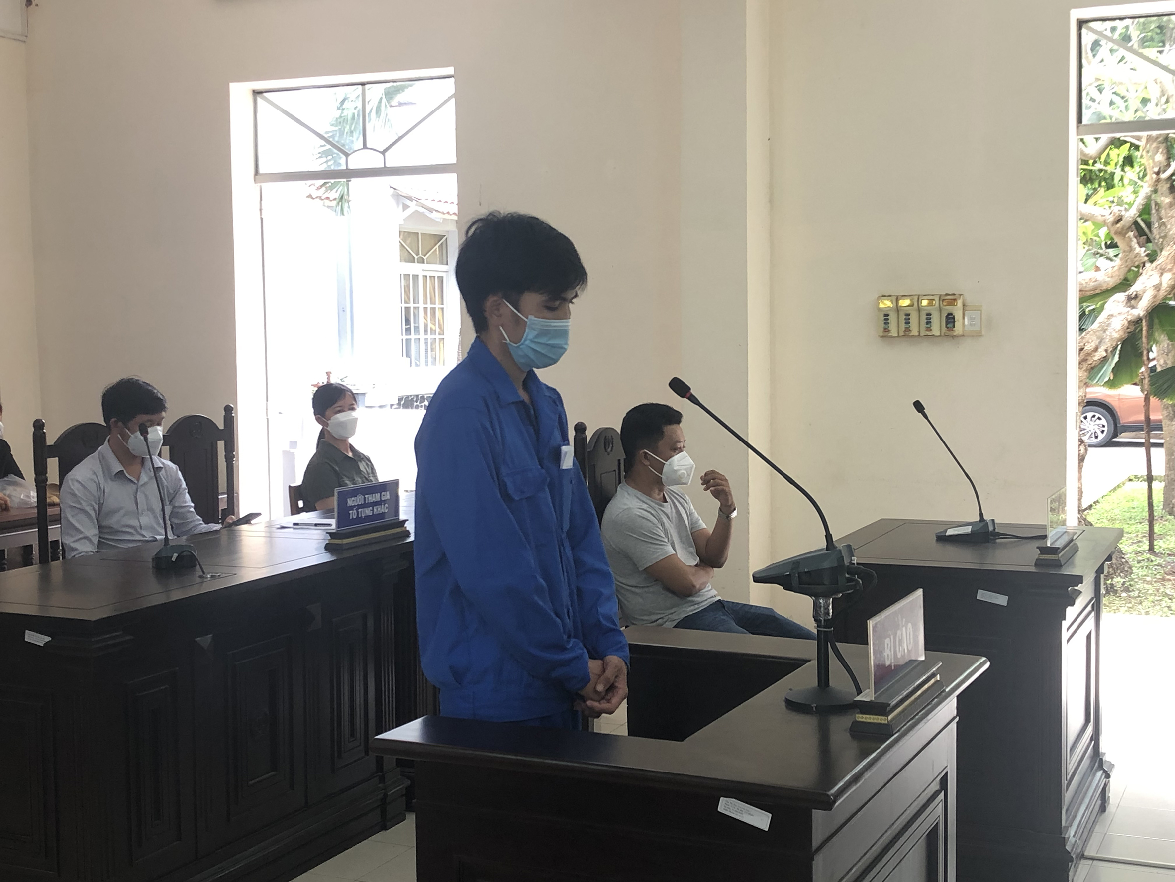 Bị cáo Đinh Trung Thành tại phiên toà xét xử sơ thẩm.