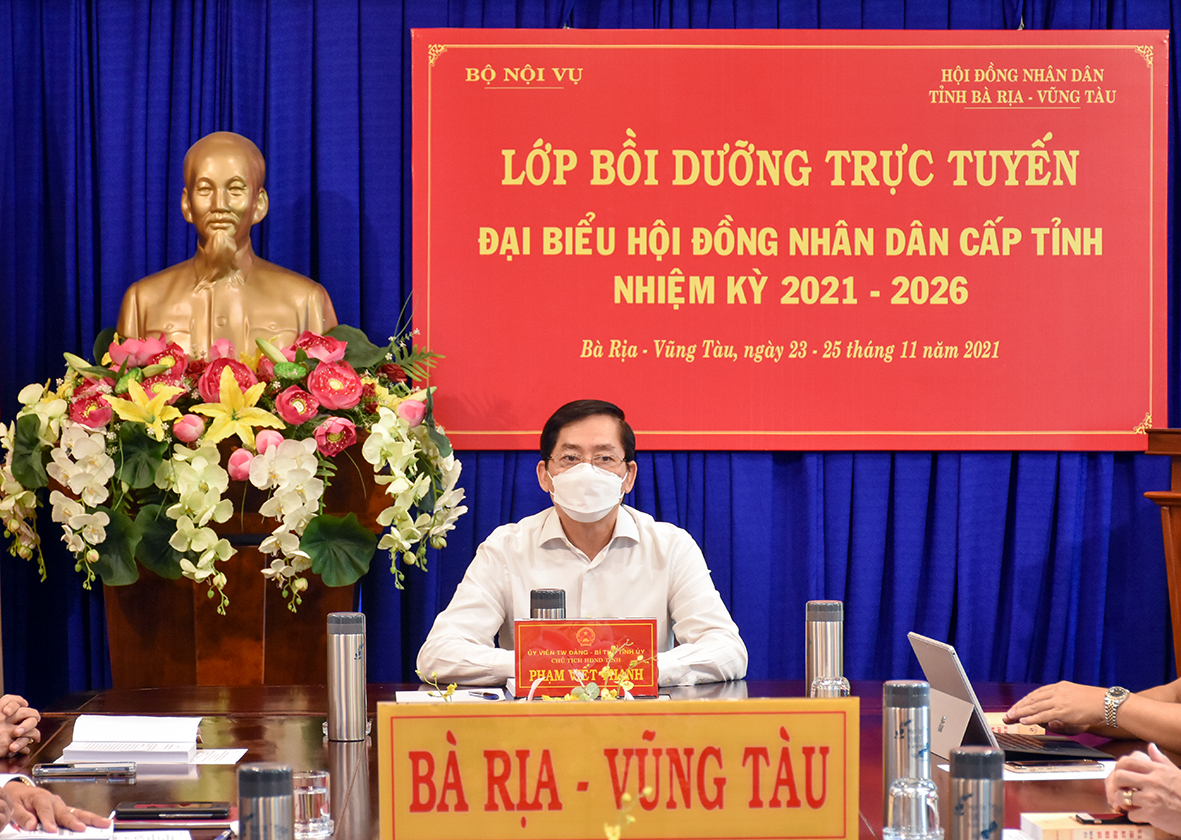 Ông Phạm Viết Thanh, Ủy viên Trung ương Đảng, Bí thư Tỉnh ủy, Chủ tịch HĐND tỉnh tham dự Lớp bồi dưỡng tại điểm cầu tỉnh BR-VT.