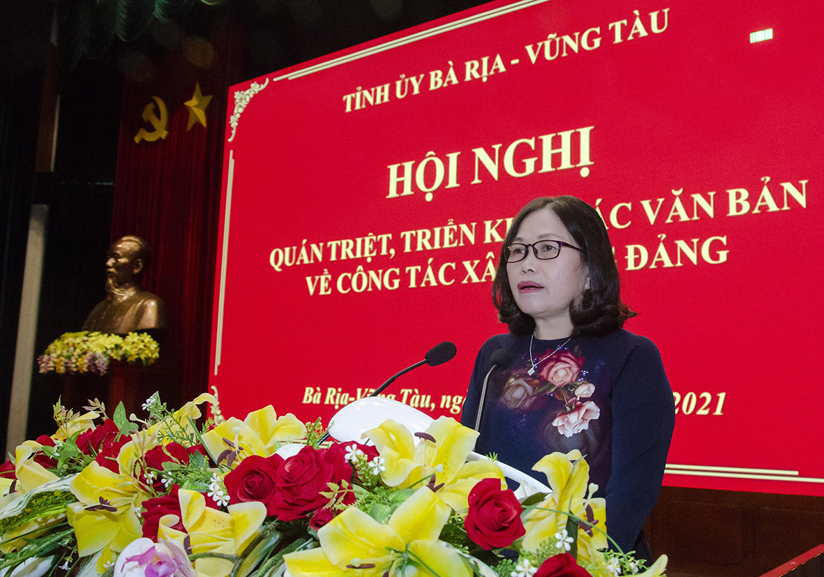 Bà Nguyễn Thị Yến, Phó Bí thư Thường trực Tỉnh ủy, Trưởng Đoàn Đại biểu Quốc hội tỉnh phát biểu chỉ đạo tại hội nghị.