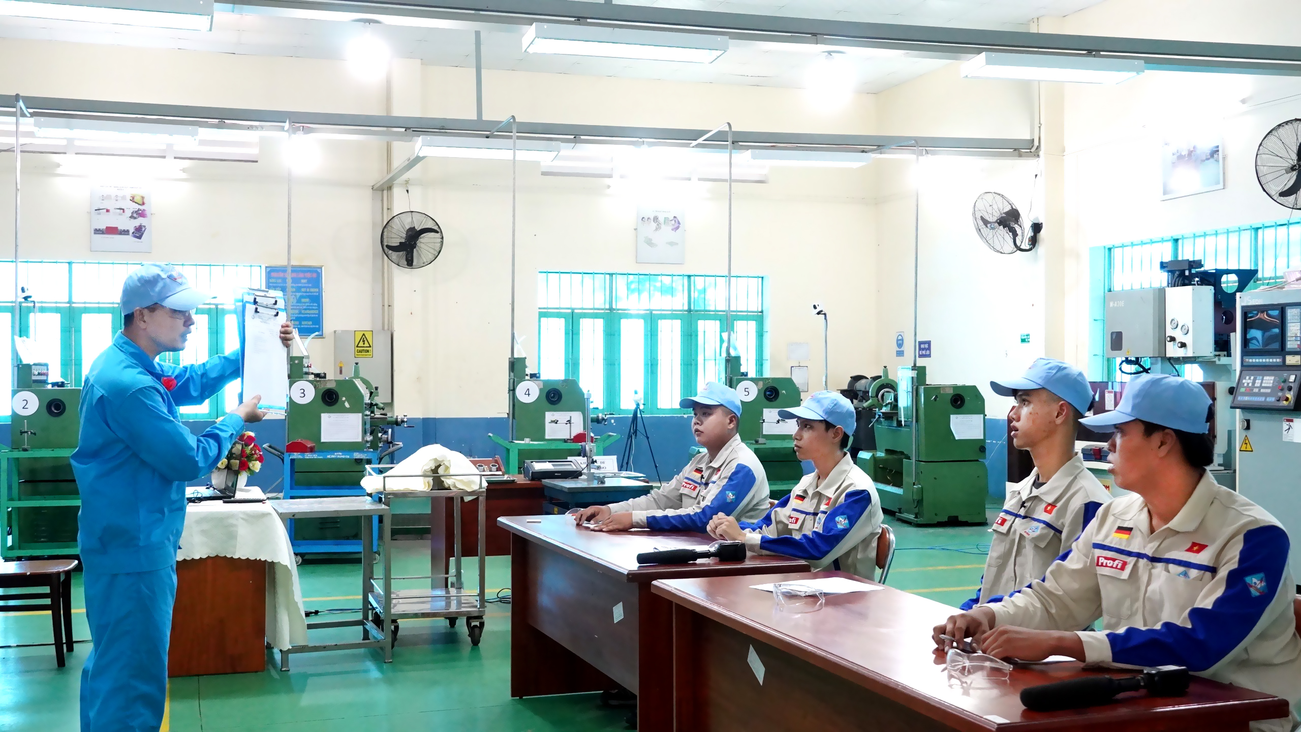 Bài giảng lý thuyết và tích hợp của thầy Nguyễn Thanh Thảo tại Hội giảng Nhà giáo Giáo dục nghề nghiệp năm 2021.