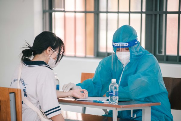 Từ ngày 29/11, trẻ từ 12 đến14 tuổi trên địa bàn tỉnh sẽ được tiêm vắc xin phòng COVID-19. Ảnh: THÁI NGÔ
