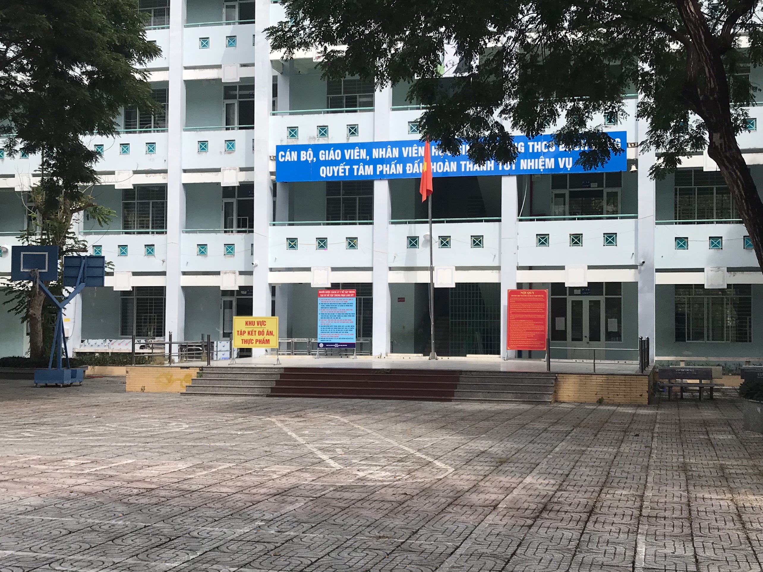 Một góc của Bệnh viện dã chiến điều trị COVID-19 tại xã Long Sơn.
