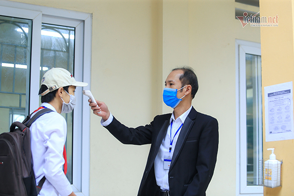 Hà Nội dự kiến cho học sinh THPT đi học từ 6/12. Ảnh: Vietnamnet.