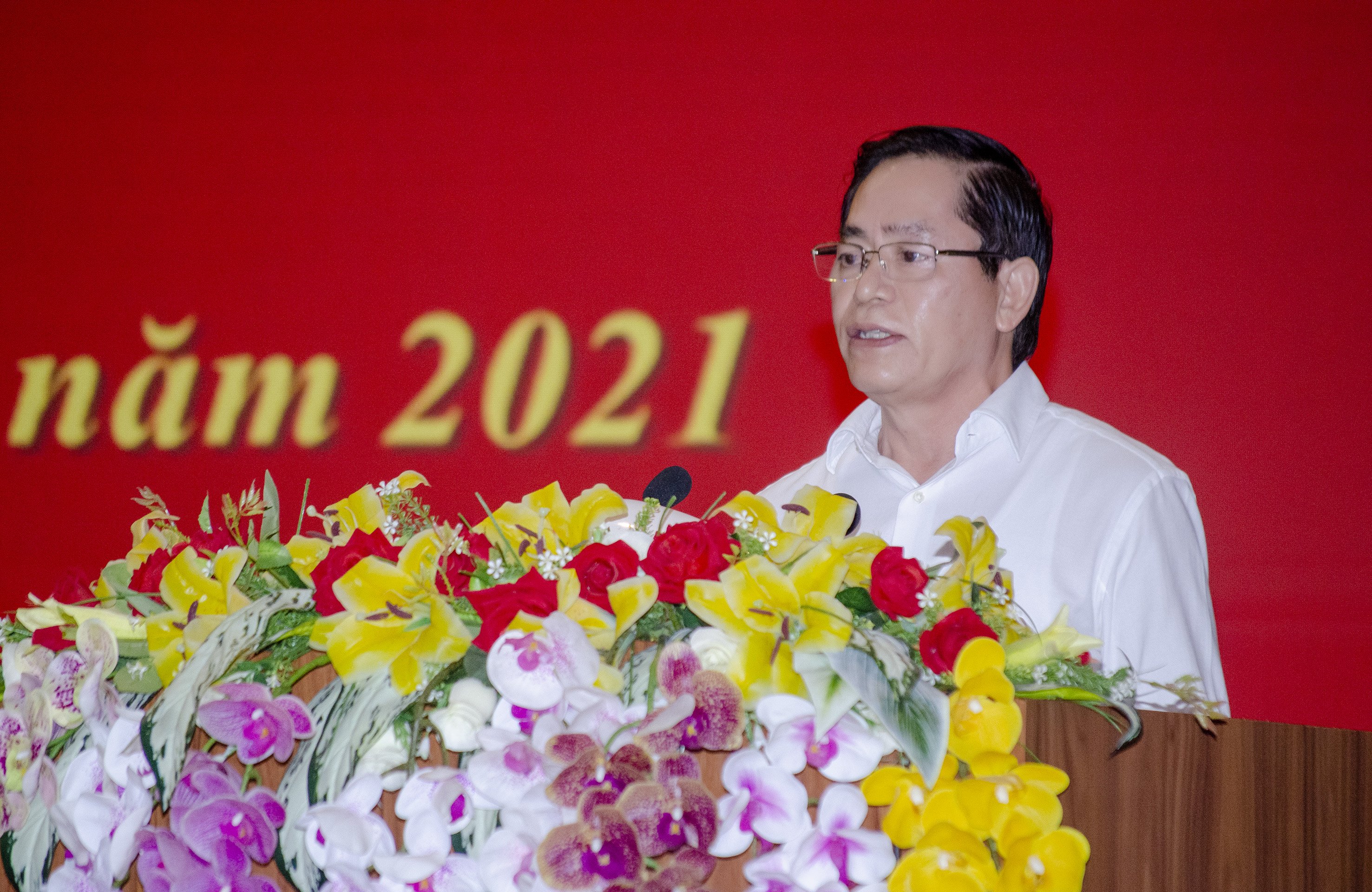 Ông Phạm Viết Thanh, Ủy viên Trung ương Đảng, Bí thư Tỉnh ủy, Chủ tịch HĐND tỉnh phát biểu tại hội nghị. Ảnh: MẠNH THẮNG