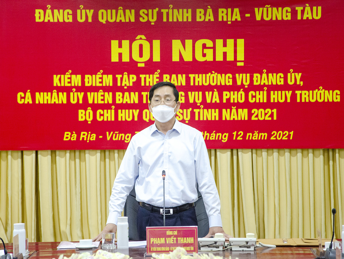 Ông Phạm Viết Thanh, Ủy viên Trung ương Đảng, Bí thư Tỉnh ủy, Bí thư Đảng ủy Quân sự tỉnh phát biểu tại Hội nghị.