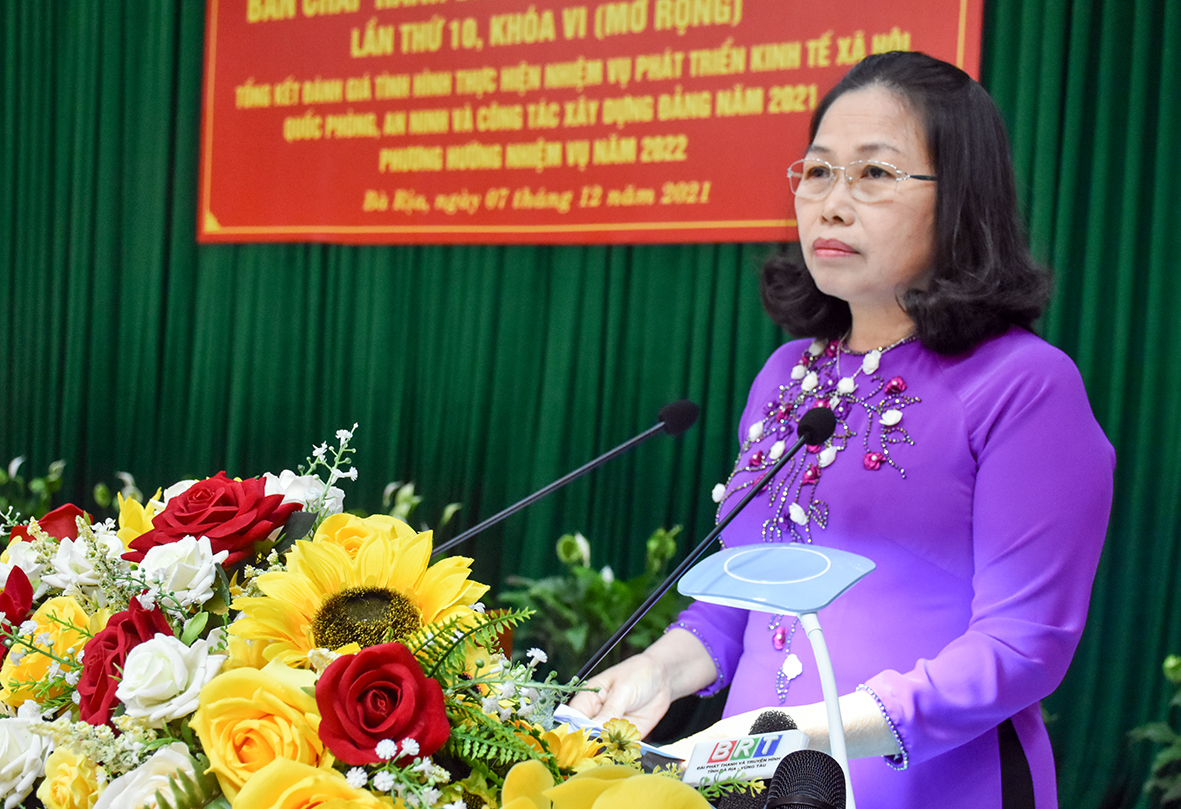 Bà Nguyễn Thị Yến, Phó Bí thư Thường trực Tỉnh ủy, Trưởng Đoàn ĐBQH tỉnh phát biểu chỉ đạo Hội nghị.