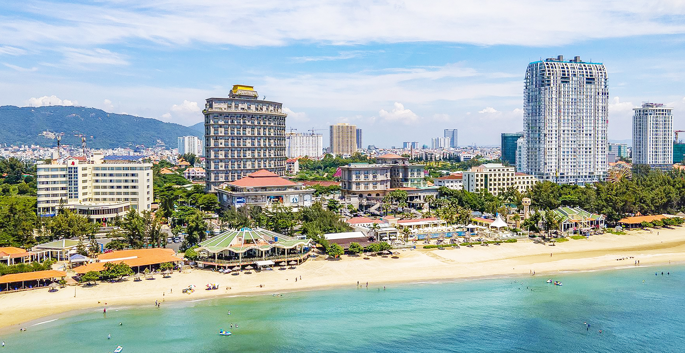 Trung tâm du lịch Bãi Sau, TP. Vũng Tàu nhìn từ trên cao.
