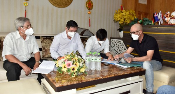 Đoàn công tác Sở Du lịch kiểm tra thủ tục hành chính và phương án phòng dịch tại khách sạn Helen (số H52-H53 Bàu Sen 2, khu Á Châu, phường 2, TP.Vũng Tàu).