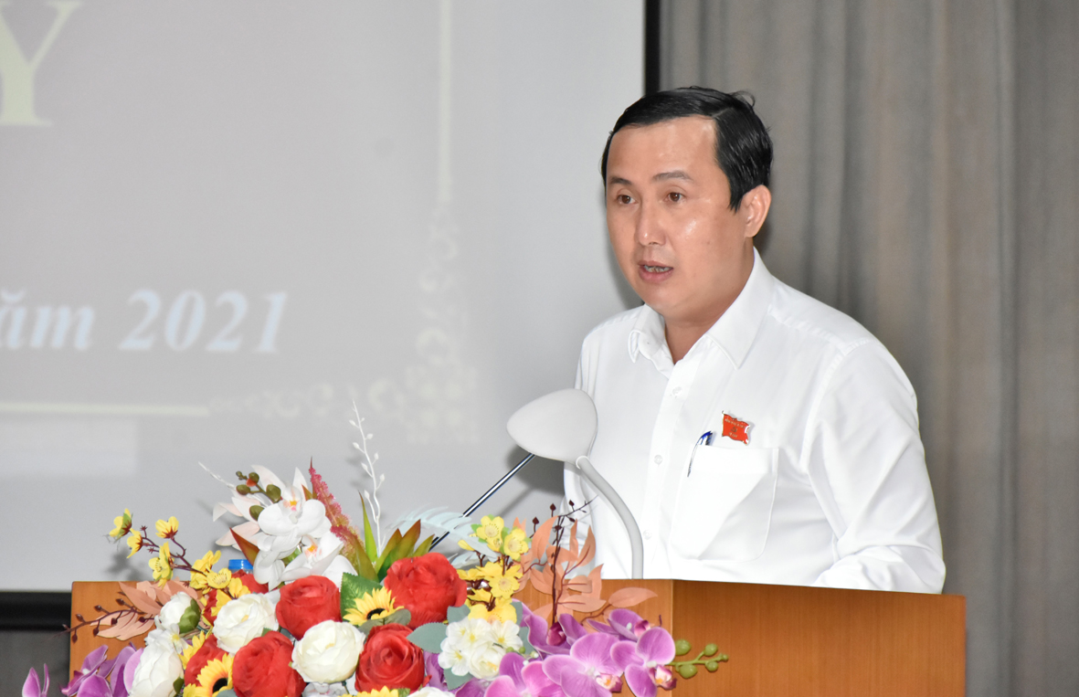 Ông Lê Hoàng Hải, Bí thư Thị ủy Phú Mỹ phát biểu khai mạc hội nghị.