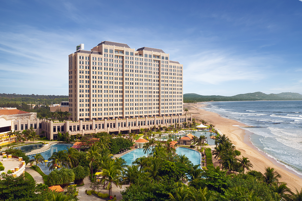 Holiday Inn Resort Ho Tram Beach có 561 phòng.