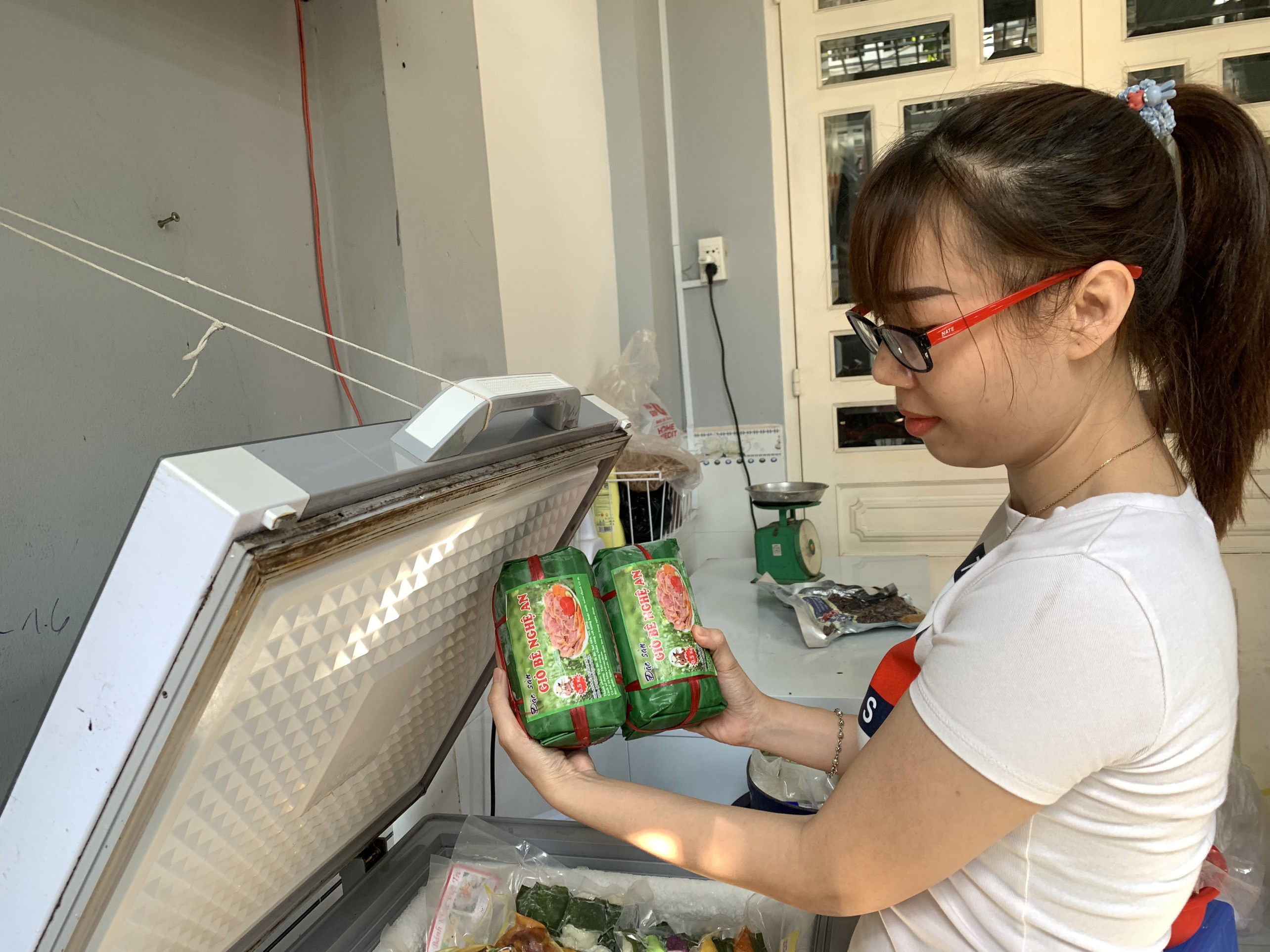 Giò, chả các loại tăng giá nhẹ, sức mua giảm.