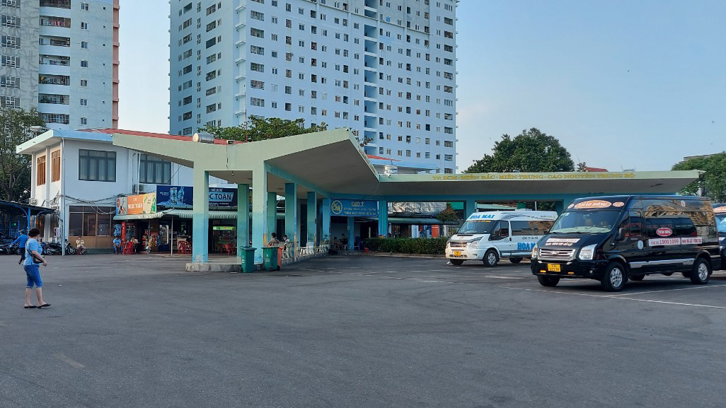 Lượng phương tiện vận chuyển khách ra/vào Bến xe Vũng Tàu rất ít dù đã cận Tết.