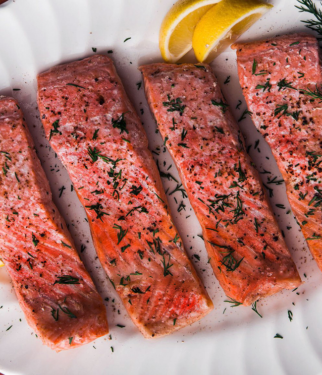 Những miếng cá ngừ nhân tạo đầu tiên trên thế giới được sản xuất bởi Ocean Hugger Food.