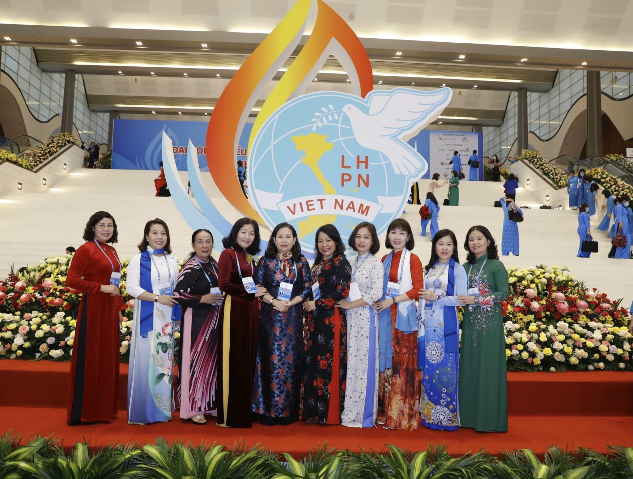 Bà Nguyễn Thị Yến, Phó Bí thư Thường trực Tỉnh ủy, Trưởng Đoàn ĐBQH tỉnh cùng Đoàn Đại biểu Phụ nữ tỉnh BR-VT tham dự Đại hội Đại biểu phụ nữ toàn quốc, nhiệm kỳ 2022-2027. Ảnh: THANH NHÀN