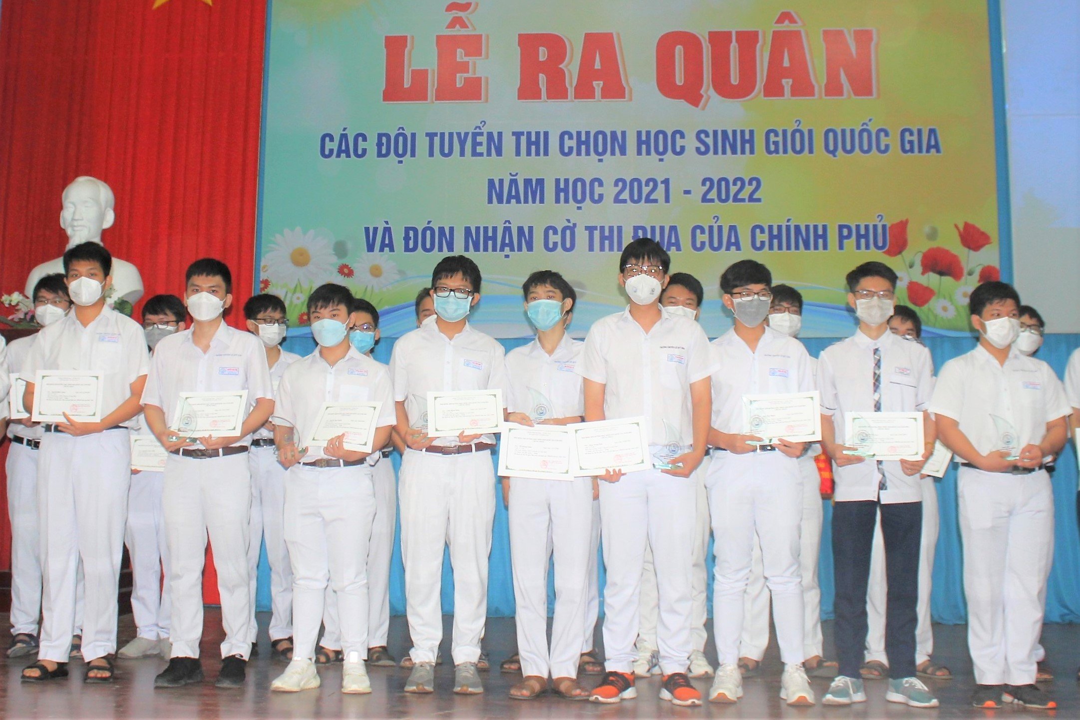 Các em HS tham dự kỳ thi chọn HS giỏi Quốc gia năm học 2021-2022.