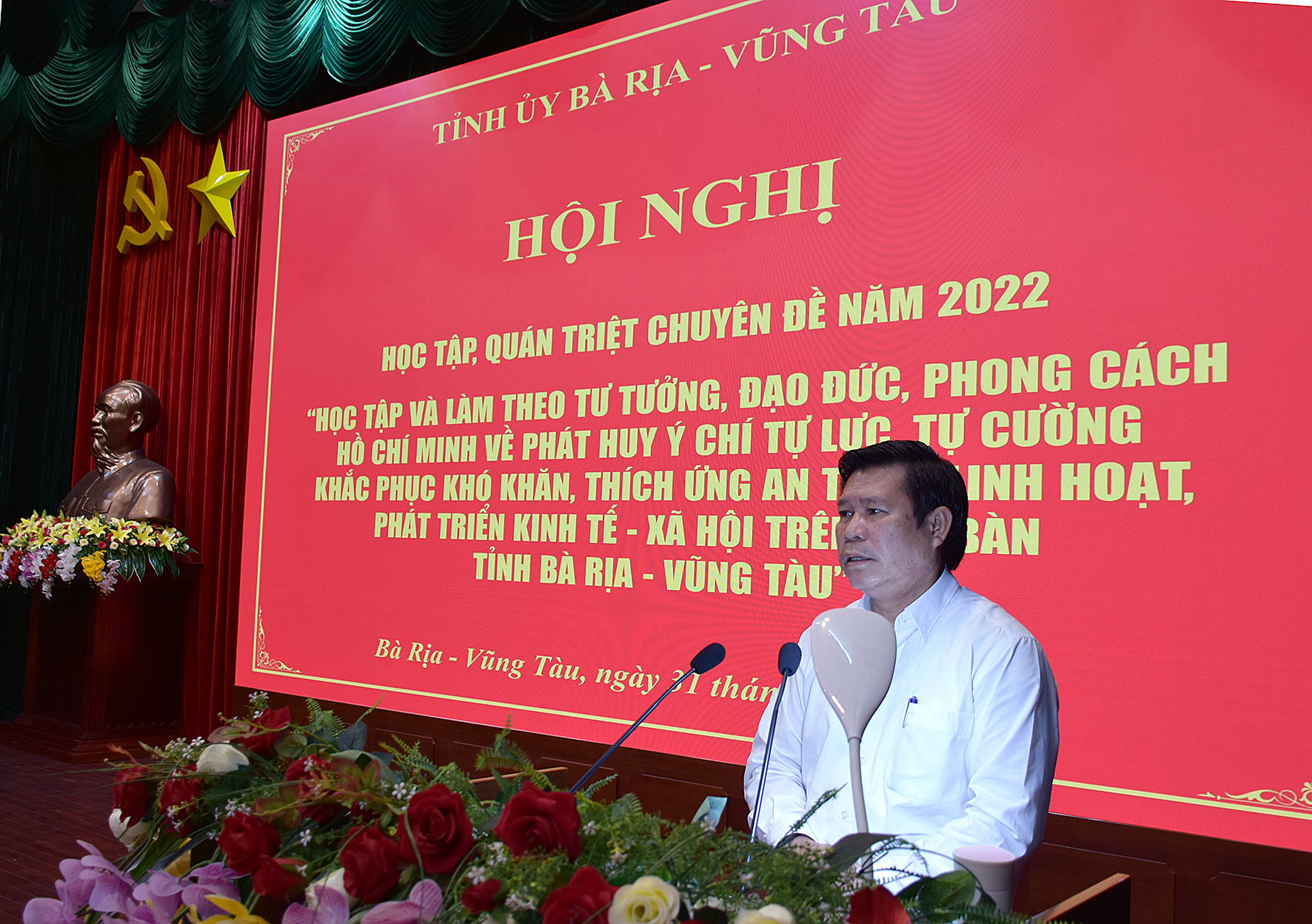 Ông Nguyễn Văn Xinh, Ủy viên Ban Thường vụ Tỉnh ủy, Trưởng Ban Tuyên giáo Tỉnh ủy,  phát biểu kết luận hội nghị.