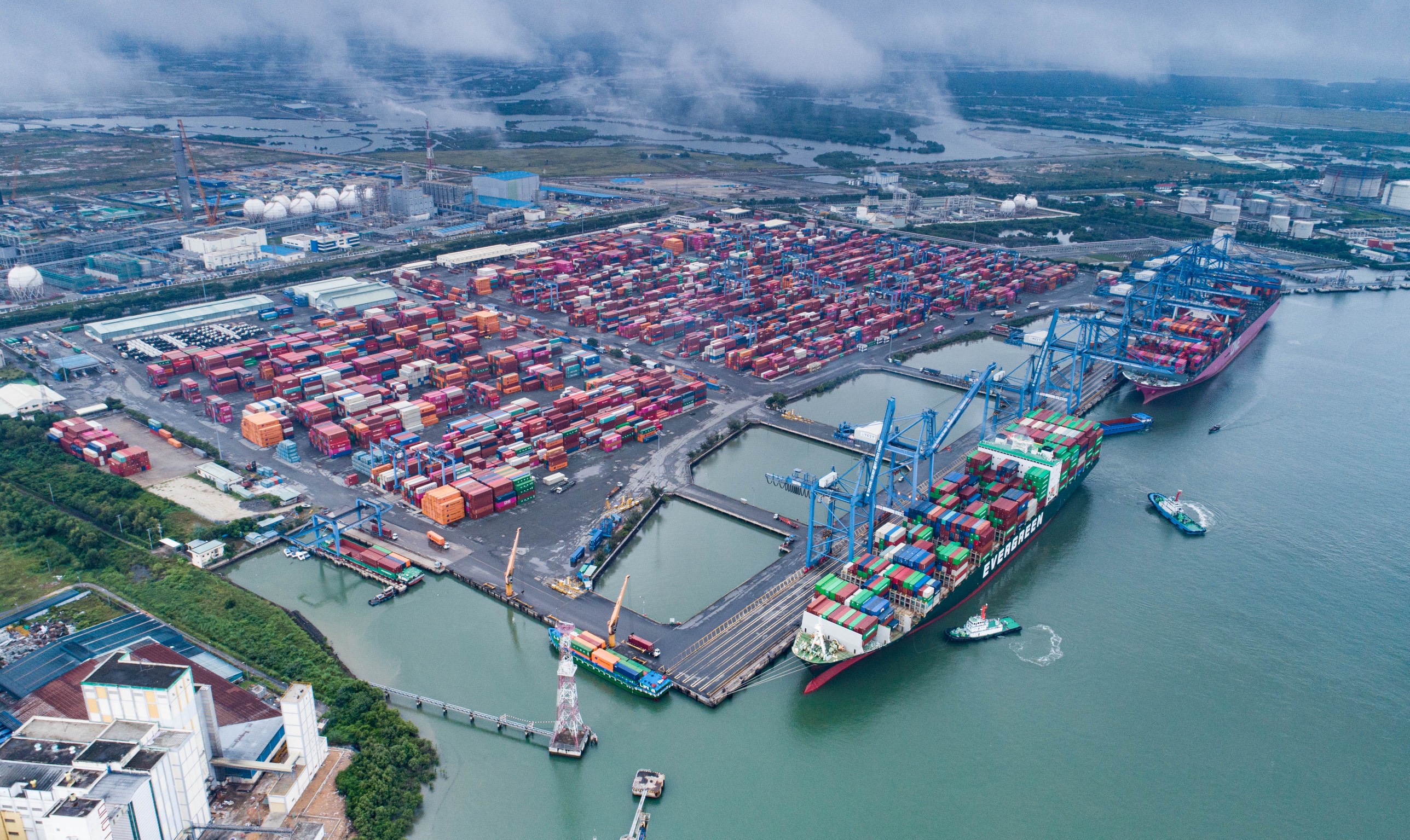 Việc nâng cấp tuyến luồng Cái Mép-Thị Vải sẽ giúp các bến cảng container nâng cao hiệu suất khai thác, đón được tàu kích cỡ lớn.