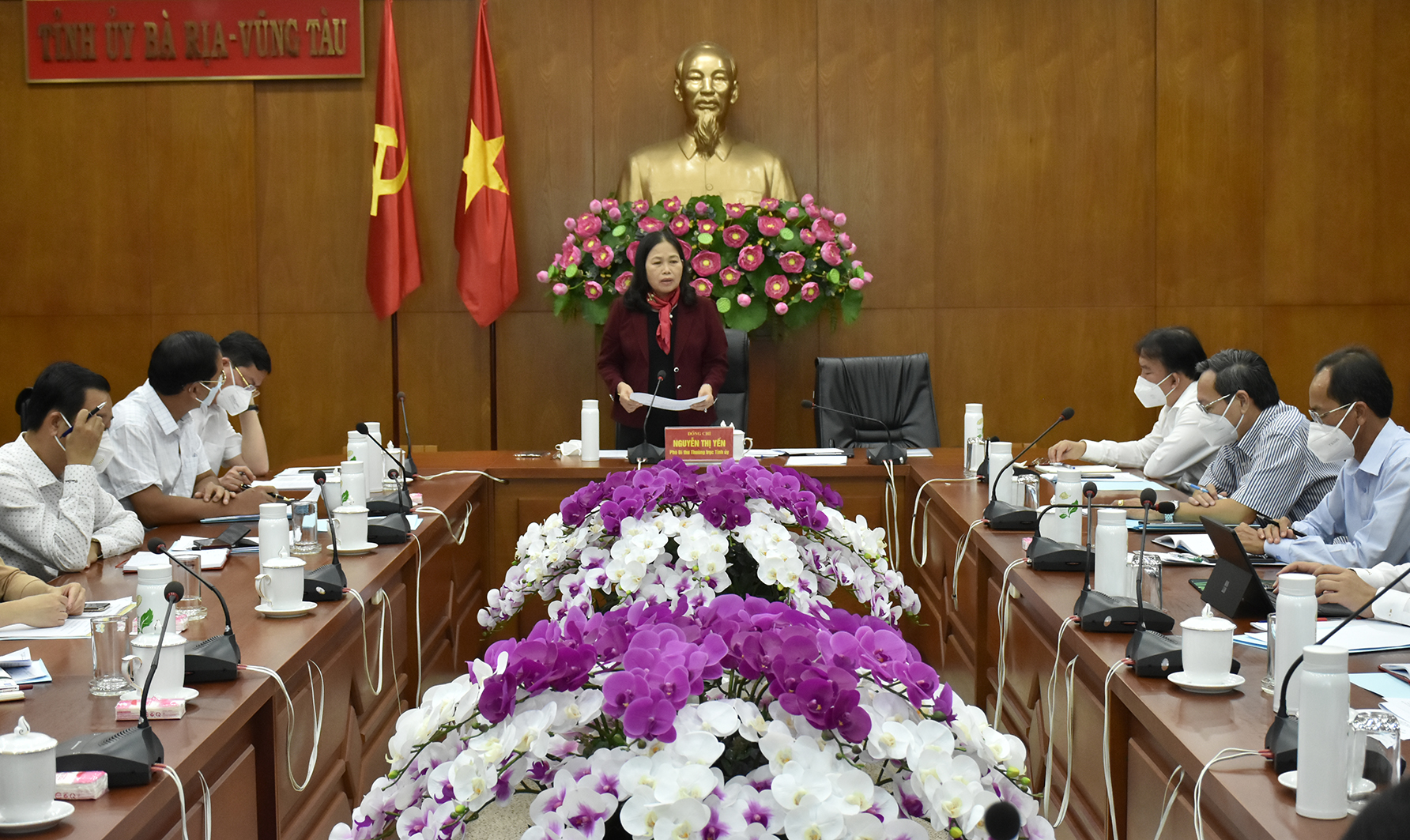Bà Nguyễn Thị Yến, Phó Bí thư Thường trực Tỉnh ủy, Trưởng Đoàn Đại biểu Quốc hội tỉnh chủ trì cuộc họp.