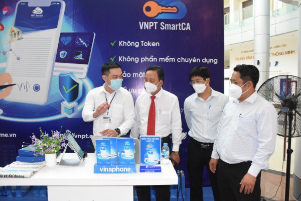 BR-VT là tỉnh đầu tiên thực hiện tích hợp chữ ký số lên dịch vụ công trực tuyến, một trong những bước tiến của CĐS trong lĩnh vực công 