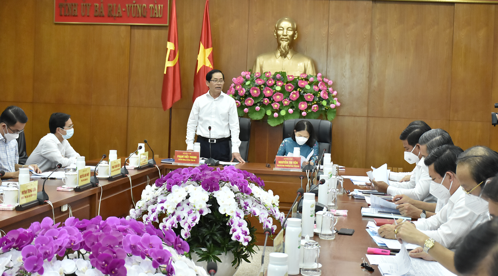 Quang cảnh buổi làm việc.