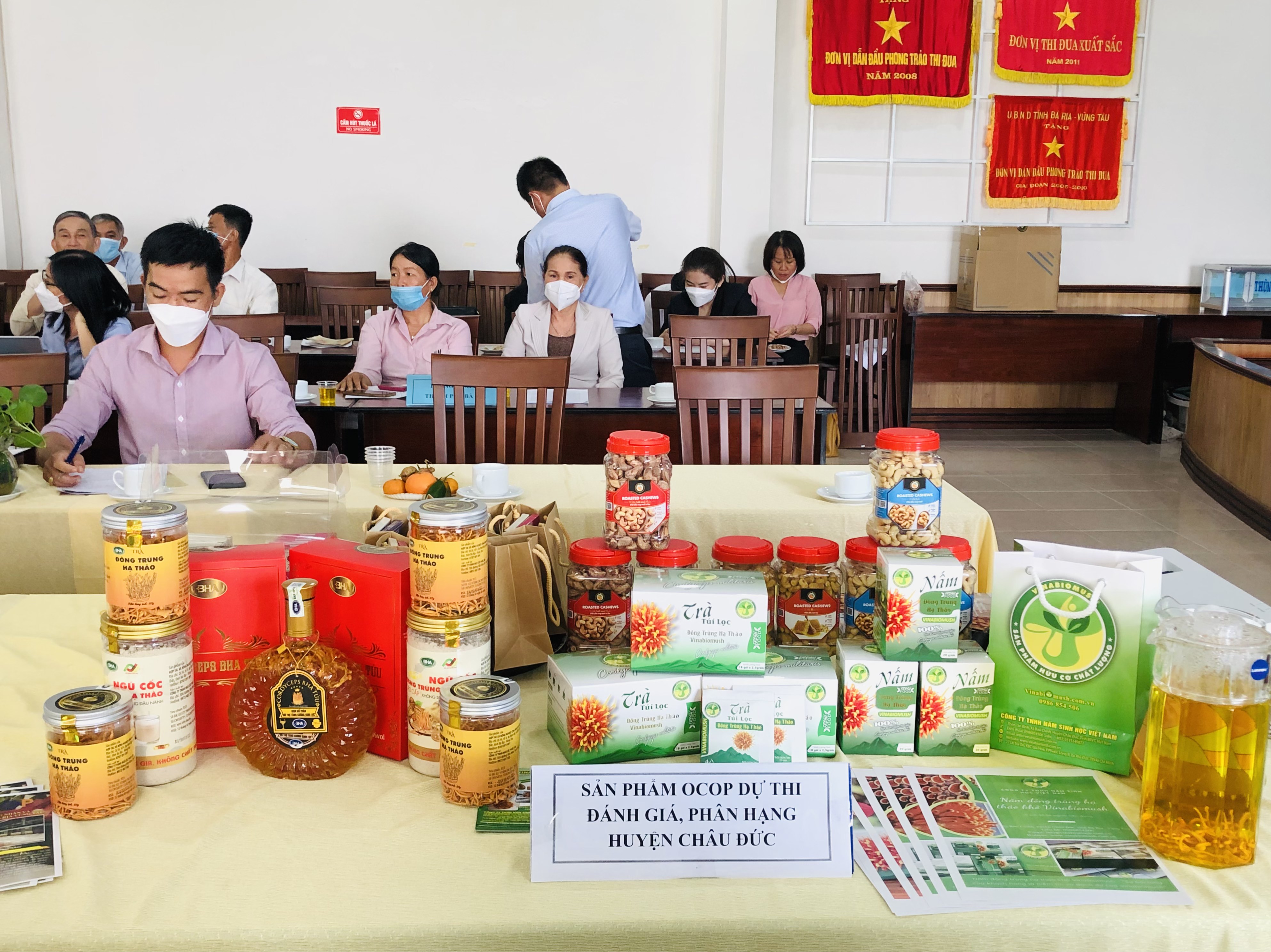 Các sản phẩm của huyện Châu Đức tham gia đánh giá, phân hạnh OCOP năm 2022.