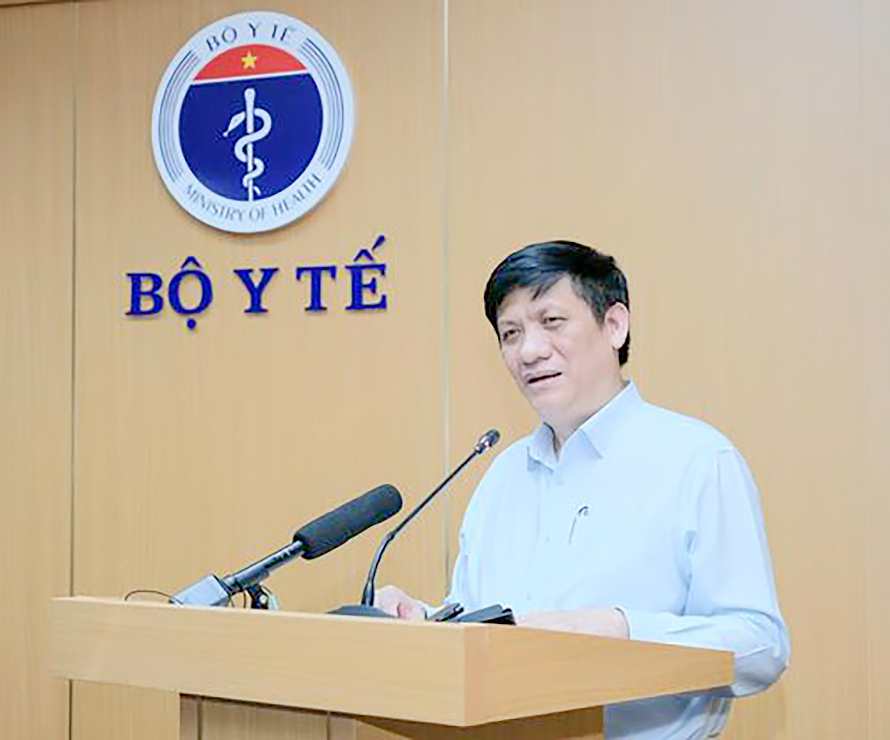 Bộ trưởng Bộ Y tế Nguyễn Thanh Long cũng nhận định chiến dịch tiêm chủng vaccine COVID-19 của Việt Nam trong thời gian qua rất thành công với việc tiêm mũi 1 và 2 cho người trên 18 tuổi đạt tỷ lệ gần 100%.