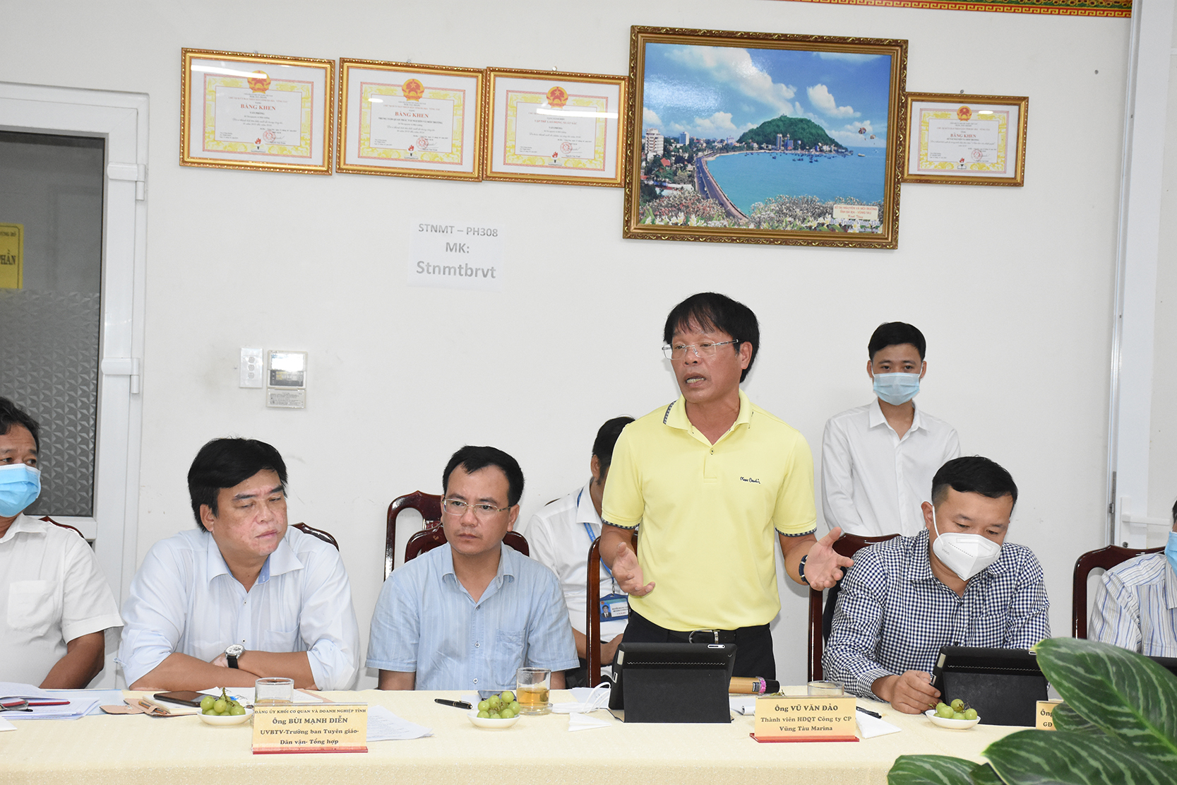 Ông Vũ Văn Đảo, Giám đốc Công ty CP Việt-Séc (KCN Đông Xuyên, TP. Vũng Tàu) phản ánh những khó khăn khi bị chậm thủ tục thuê mặt nước.