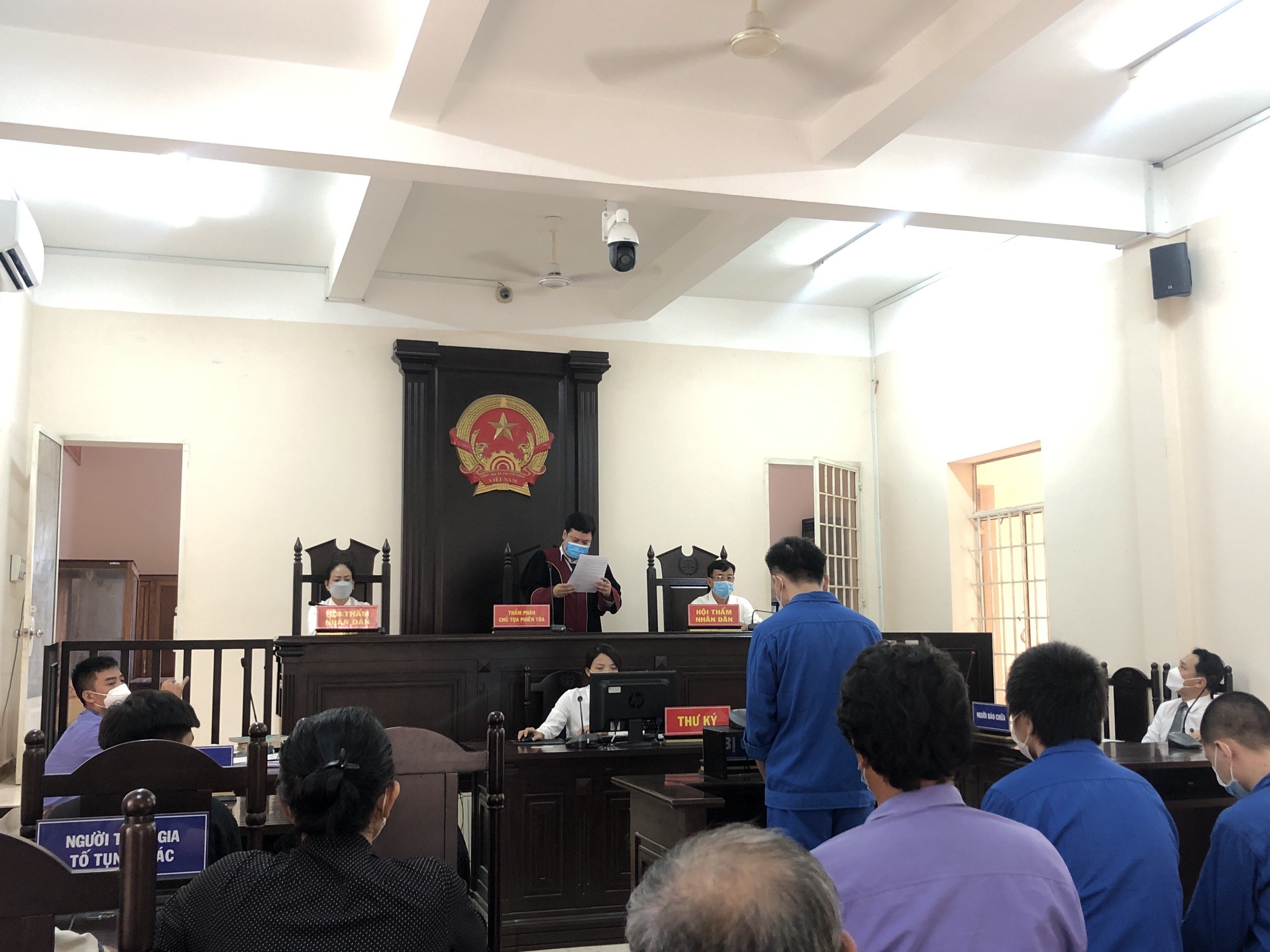 Phiên tòa sơ thẩm diễn ra vào ngày 27/4.