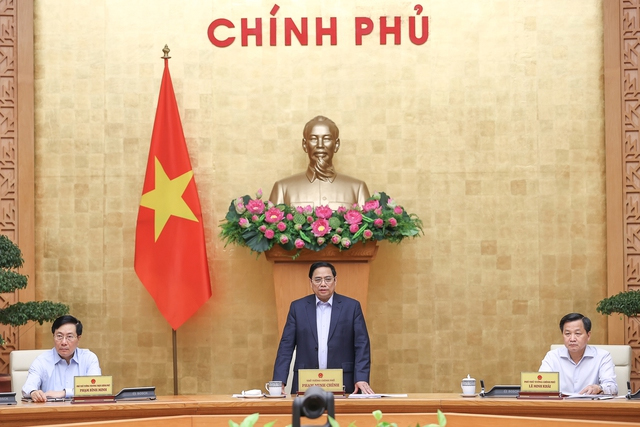 Thủ tướng Phạm Minh Chính phát biểu tại phiên họp Chính phủ thường kỳ tháng 4/2022. Ảnh: VGP.