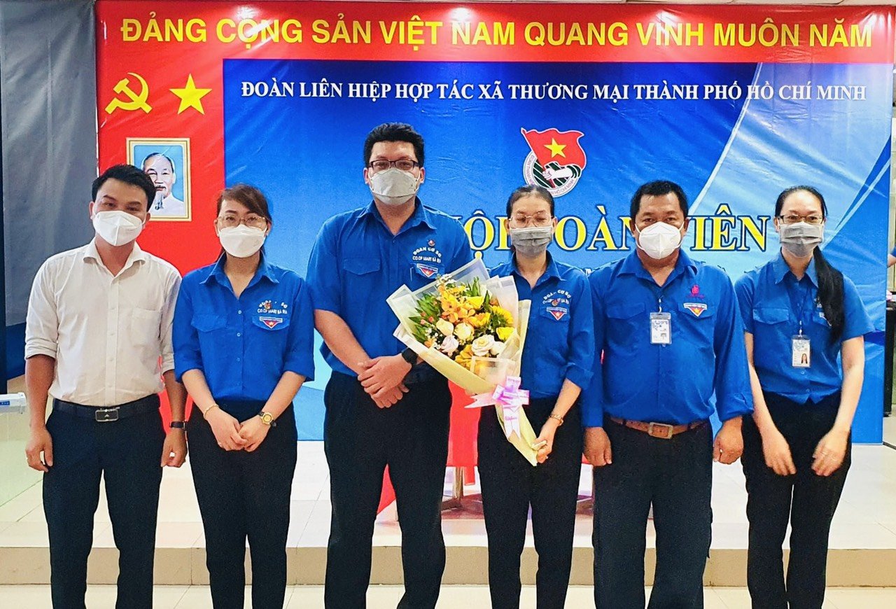 Ban Chấp hành Đoàn cơ sở Co.op Mart Bà Rịa nhiệm kỳ 2022-2027 ra mắt Đại hội. 