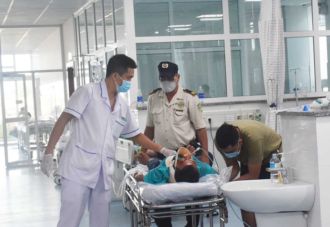 Một trường hợp tai nạn giao thông được đưa vào cấp cứu tại BV Vũng Tàu vào chiều 2/5.