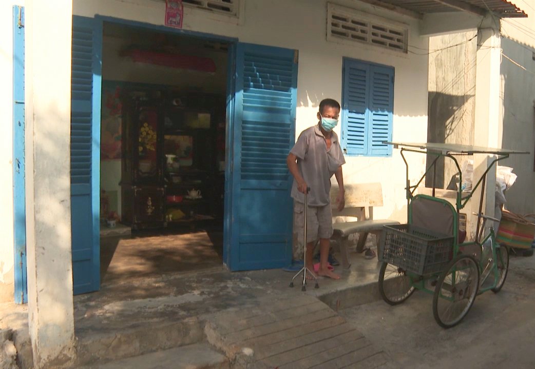 Ông Huỳnh Công Thiện, tổ 12, khu phố Hải Bình, TT. Long Hải, huyện Long Điền thuộc diện hộ nghèo, nhà ở đã xuống cấp, đủ điều kiện để được hỗ trợ xây nhà 