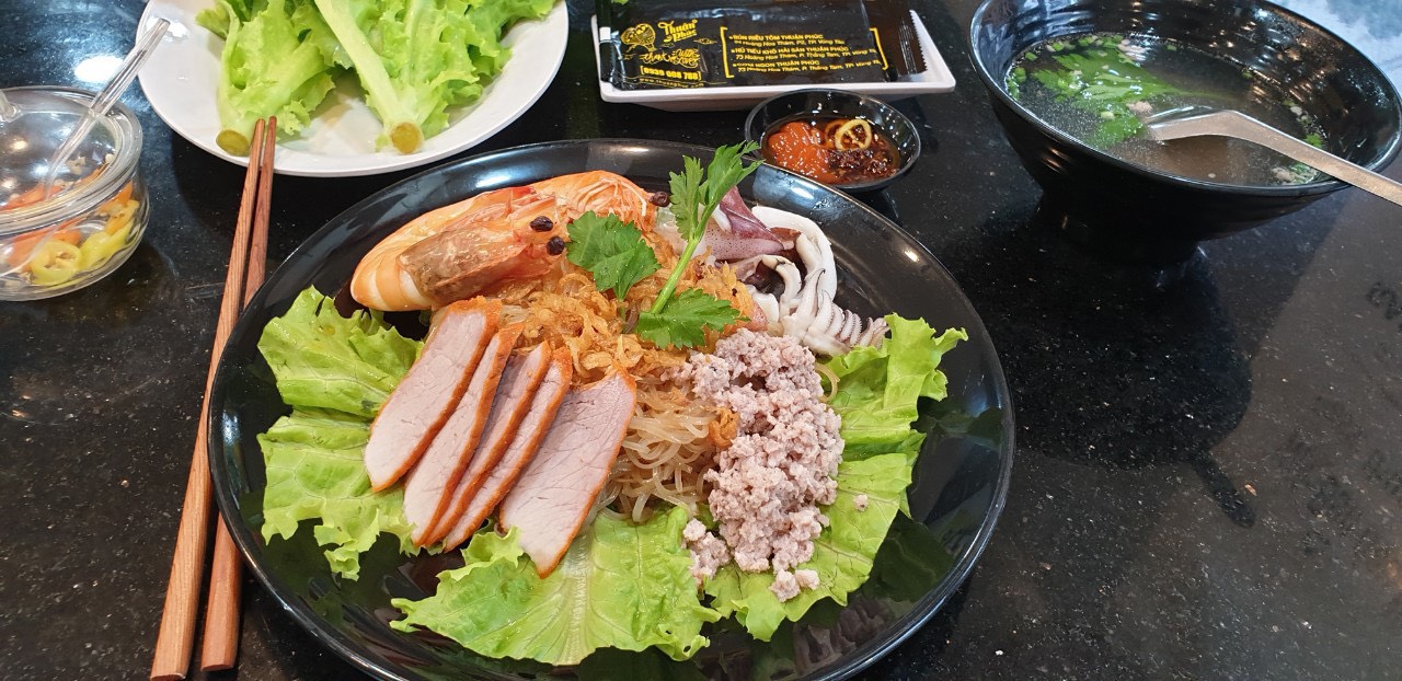 Cảm giác thật tuyệt với dĩa hũ tiếu từ cái nhìn đầu tiên.