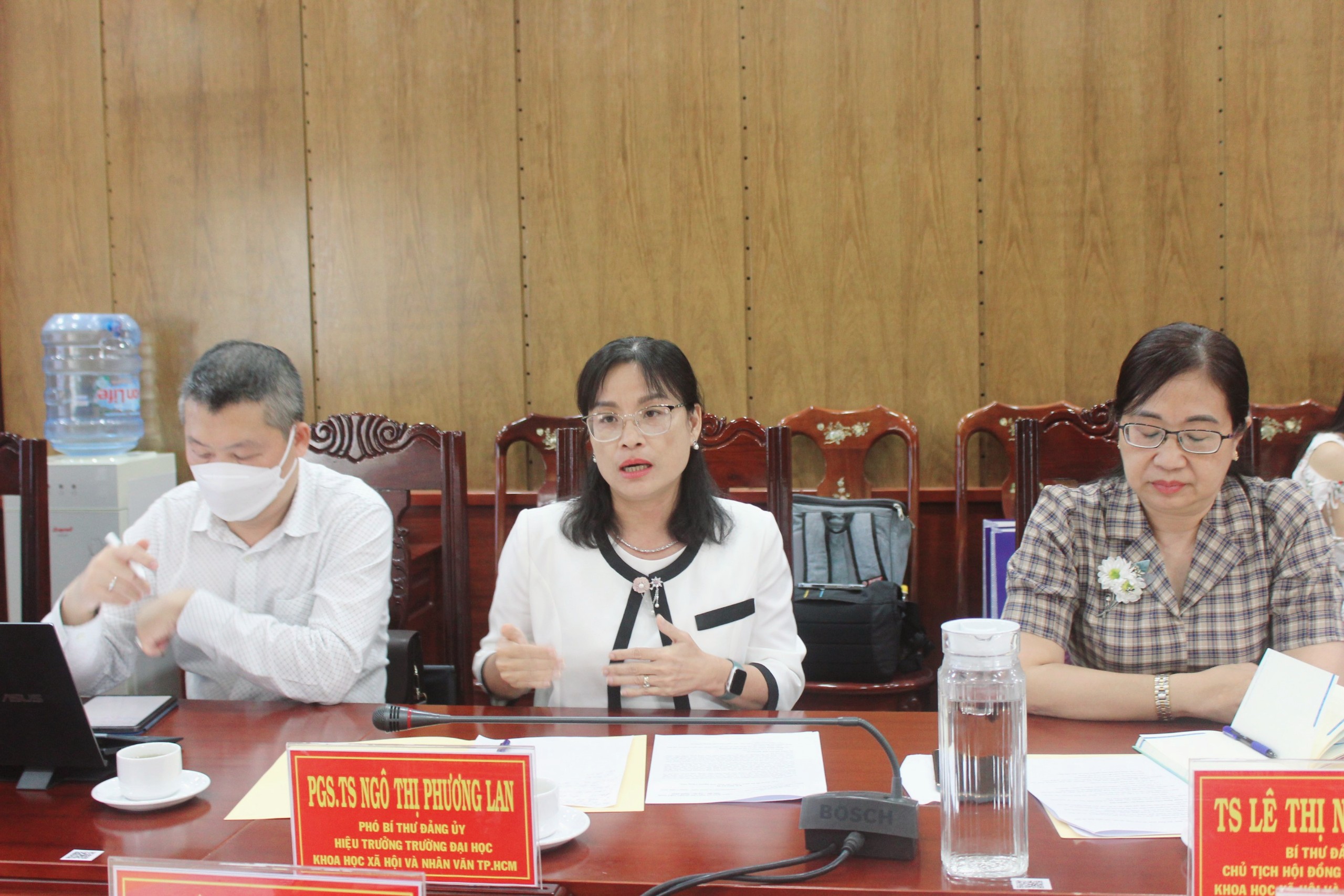 Đại diện Trường ĐH Khoa học Xã hội và Nhân văn xác định, mục tiêu xây dựng đề án là định hướng phát triển văn hóa và con người Vũng Tàu.
