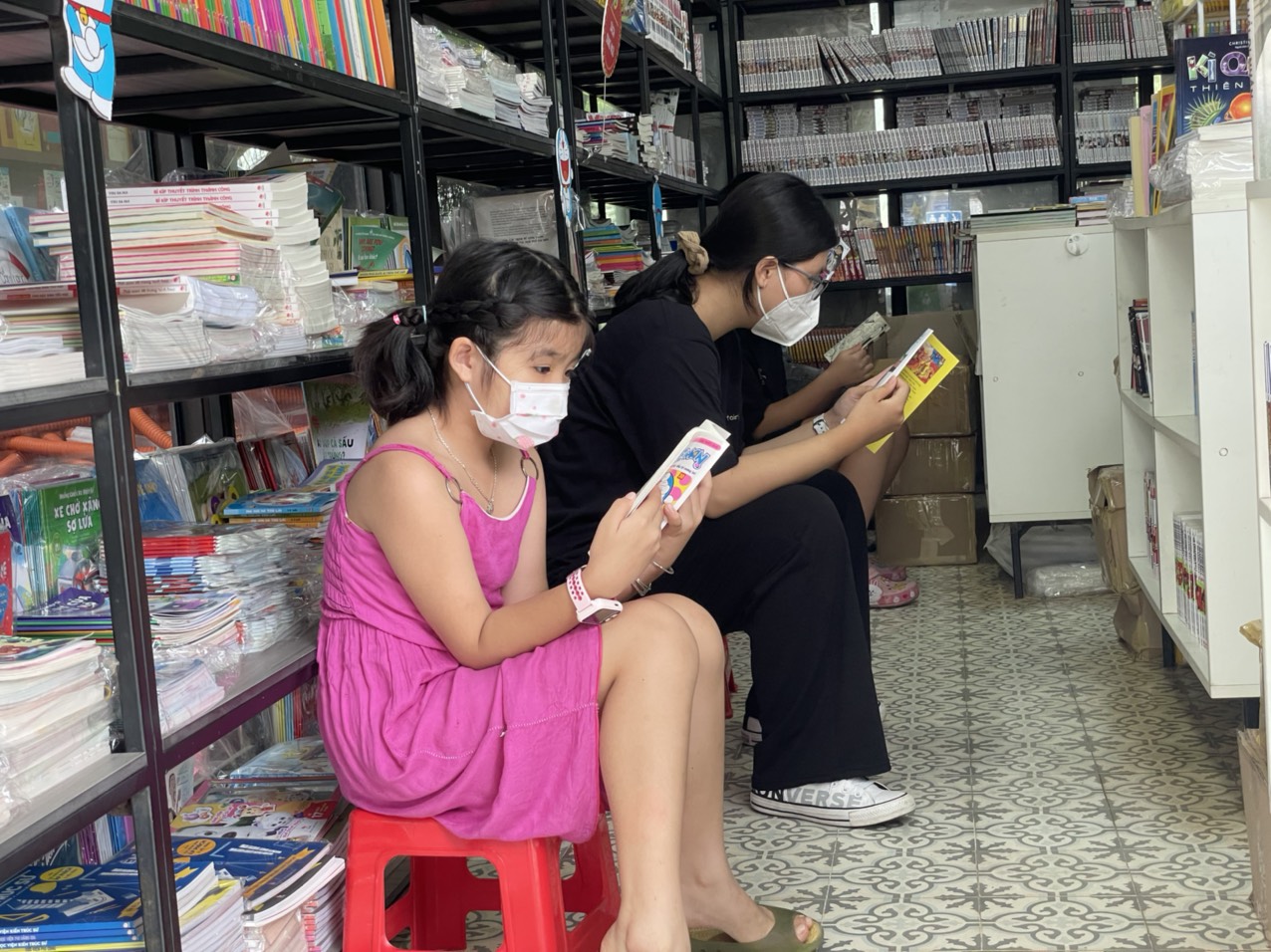 TP.Vũng Tàu đang phát triển văn hóa đọc trong cộng đồng. Trong ảnh: Trẻ em tham gia đọc sách tại Đường Sách, TP.Vũng Tàu. Ảnh: HUYỀN TRANG