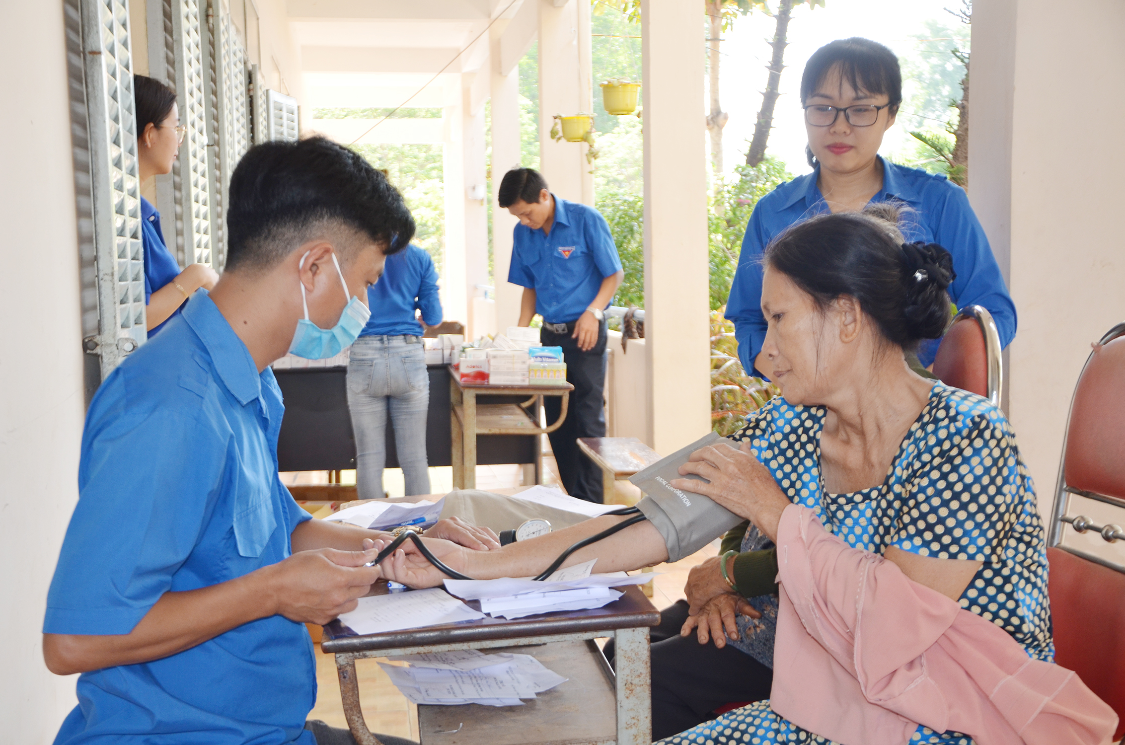 Hội LHTN Việt Nam tỉnh, CLB Thầy thuốc trẻ khám, cấp thuốc miễn phí cho người dân huyện Châu Đức (hình chụp năm 2020).