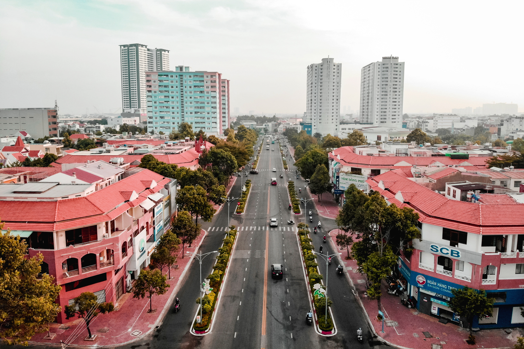 Diện mạo đô thị của BR-VT ngày càng khang trang, hiện đại. Trong ảnh: Một góc khu trung tâm thương mại phường 7, TP. Vũng Tàu.