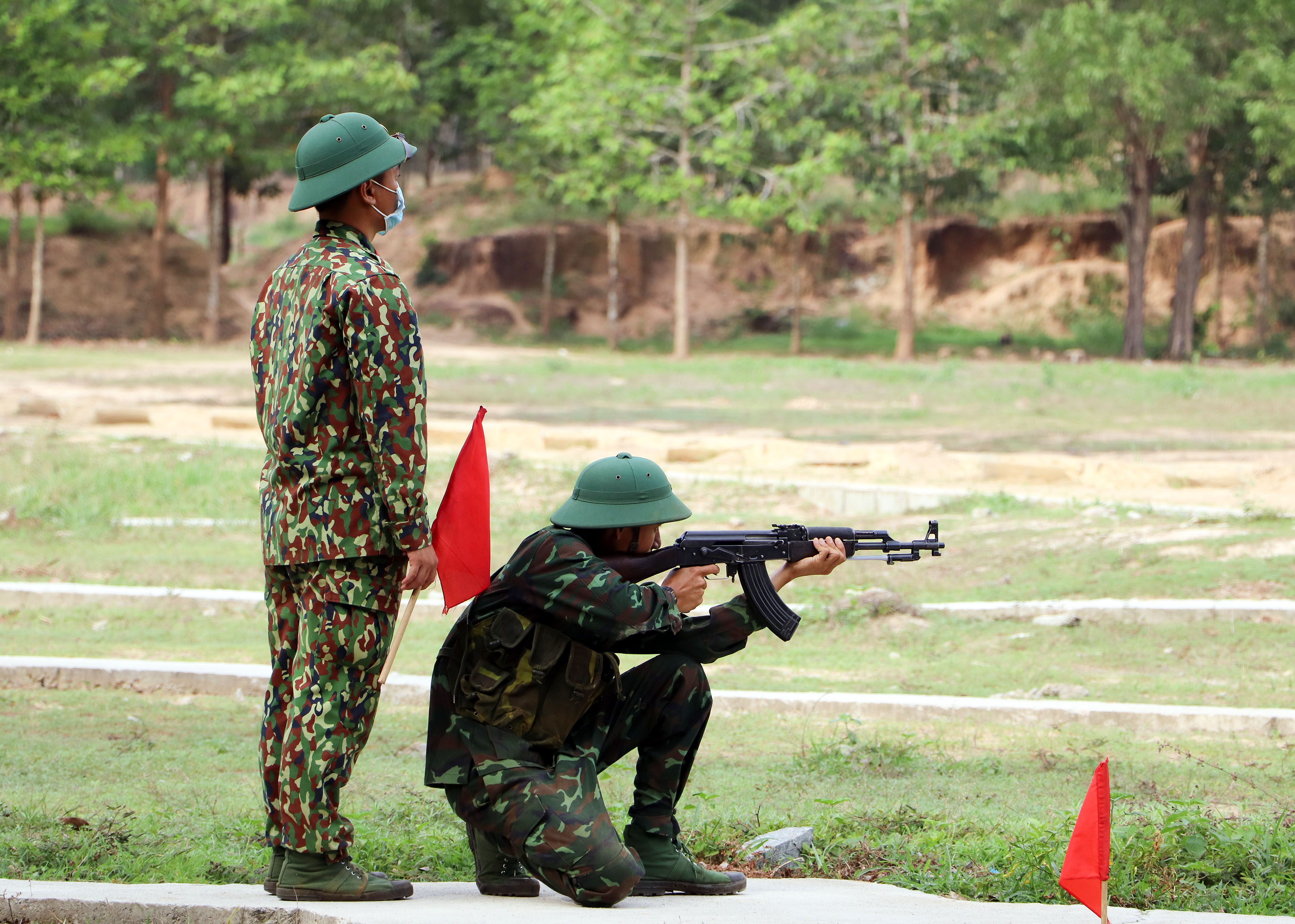 Sau 3 tháng huấn luyện, các tân binh đều hiểu rõ kỹ chiến thuật, nắm chắc các loại vũ khí, công cụ hỗ trợ và thực hành tốt bắn súng, sử dụng thành thạo các loại công cụ hỗ trợ.