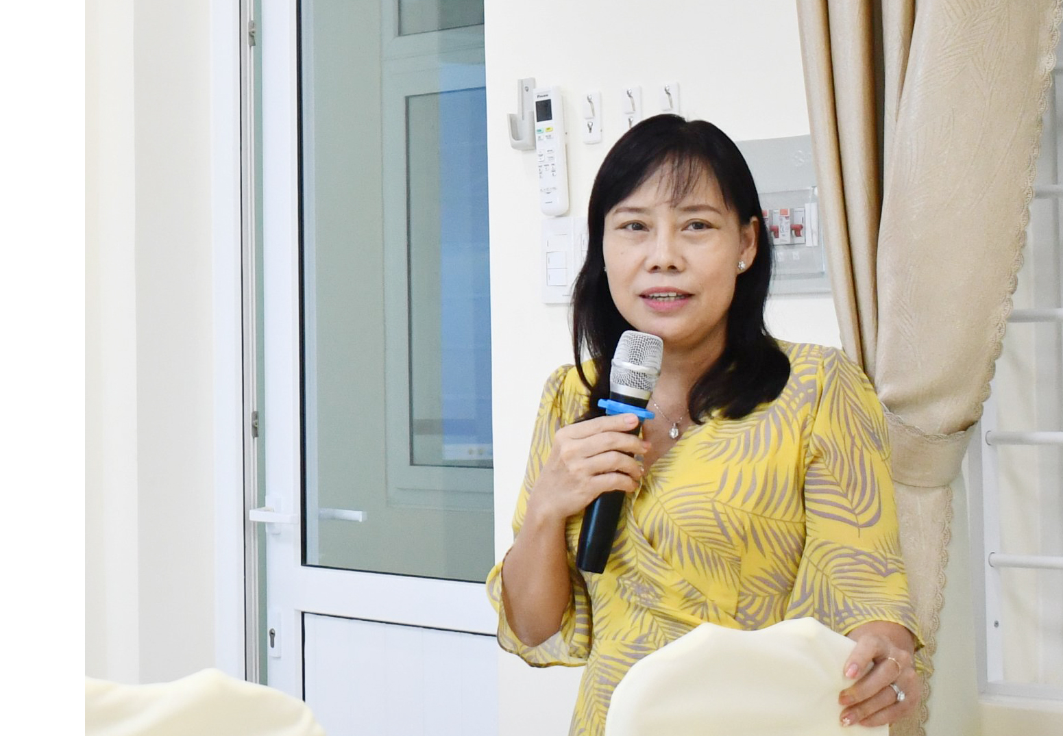 Bà Đỗ Nguyễn Hoàng Dung, Q. Tổng Biên tập Báo Bà Rịa - Vũng Tàu phát biểu tại buổi bế mạc lớp bồi dưỡng.