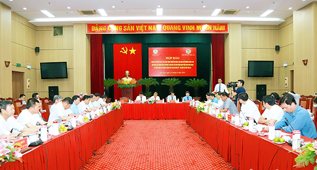 Quang cảnh buổi họp báo.