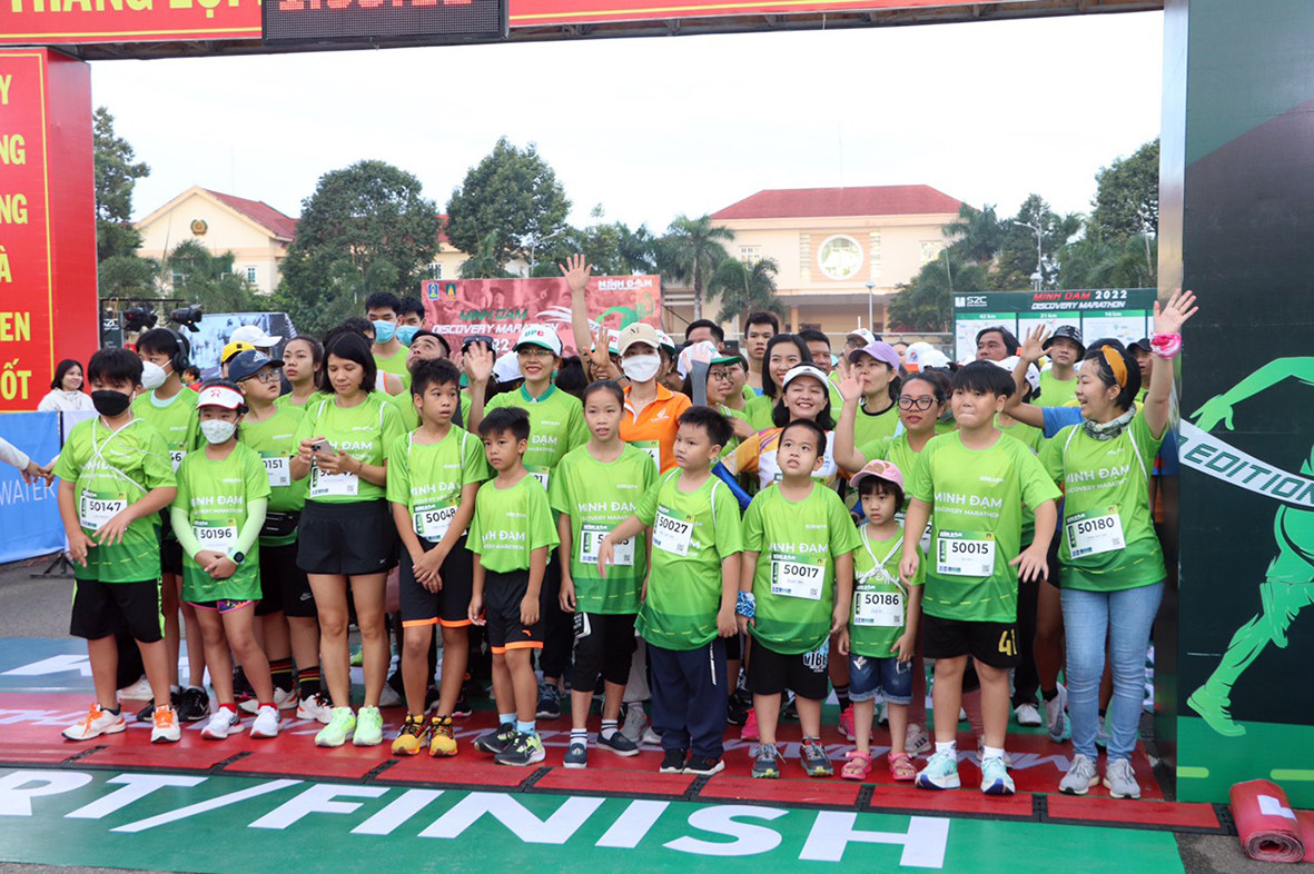 Cự ly 5km vừa sức với số đông, trong đó có nhiều em nhỏ.
