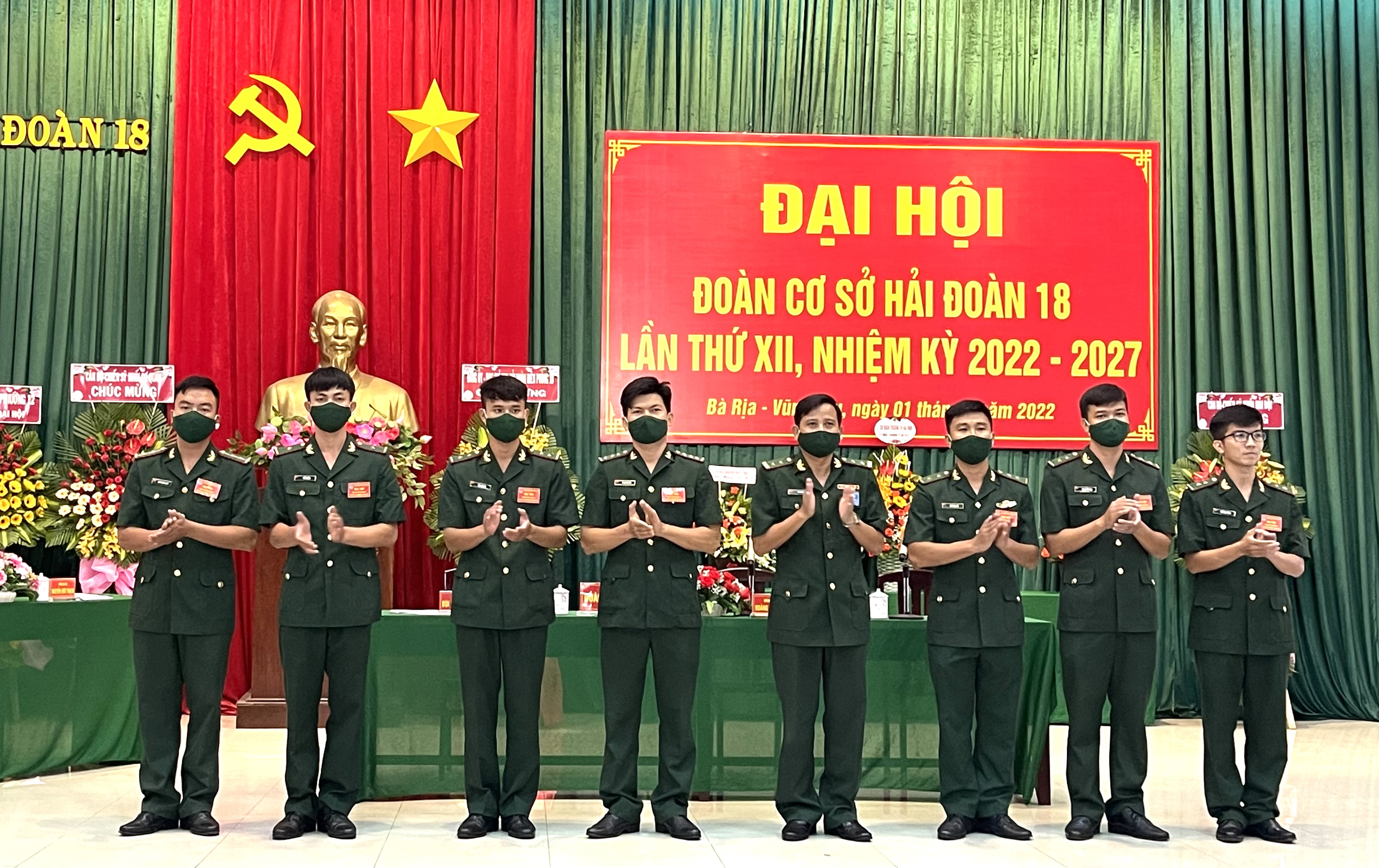 Ban Chấp hành Đoàn Thanh niên Hải đoàn 18 nhiệm kỳ 2022-2027 ra mắt Đại hội.
