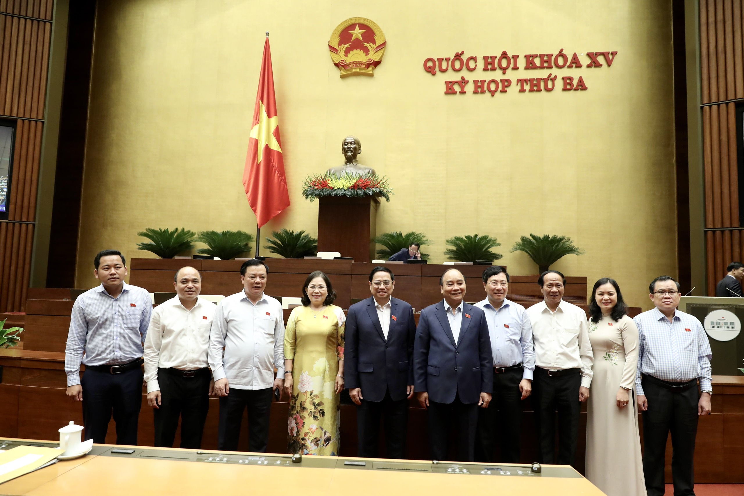 Lãnh đạo Quốc hội, Chính phủ và Đoàn ĐBQH tỉnh Bà Rịa-Vũng Tàu. Ảnh: CHÂU VŨ