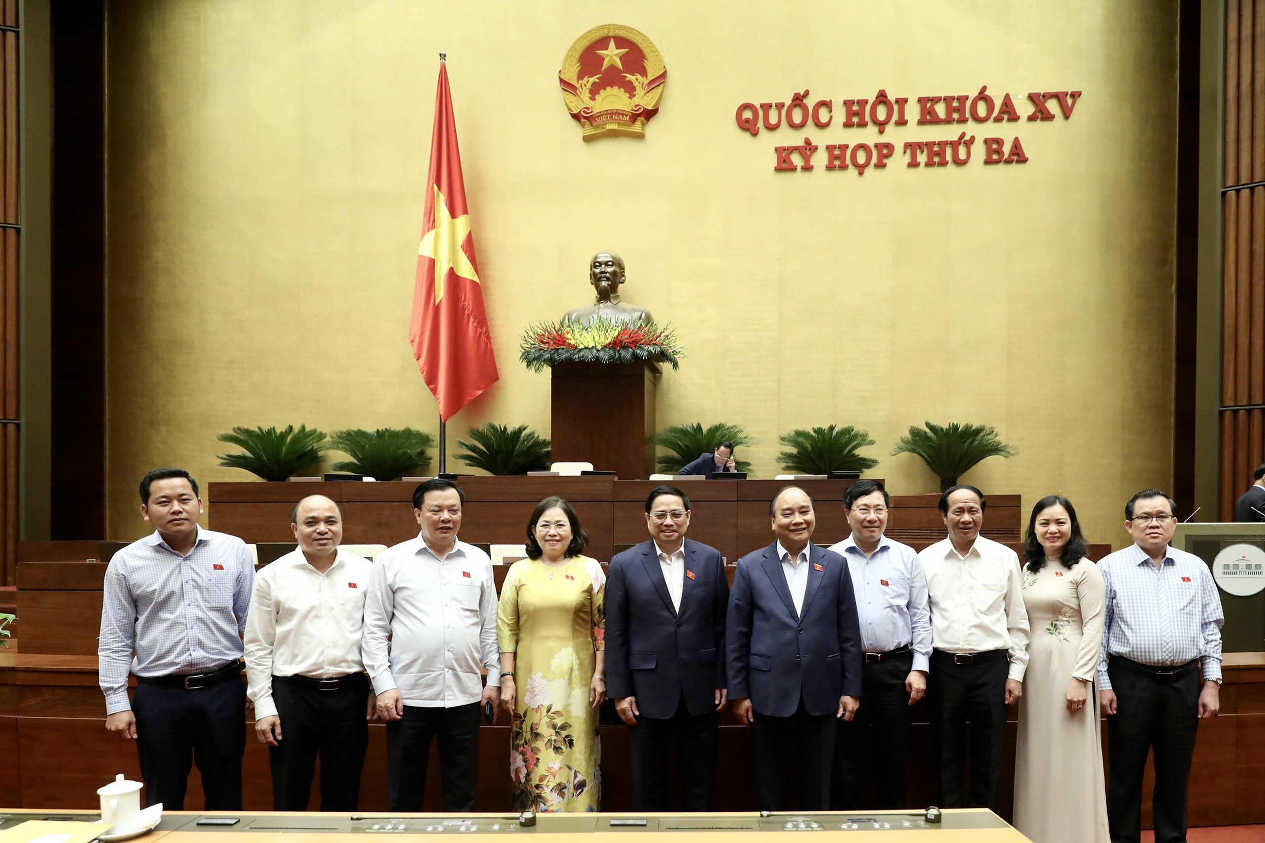 Lãnh đạo Quốc hội, Chính phủ và Đoàn ĐBQH tỉnh Bà Rịa-Vũng Tàu. Ảnh: CHÂU VŨ