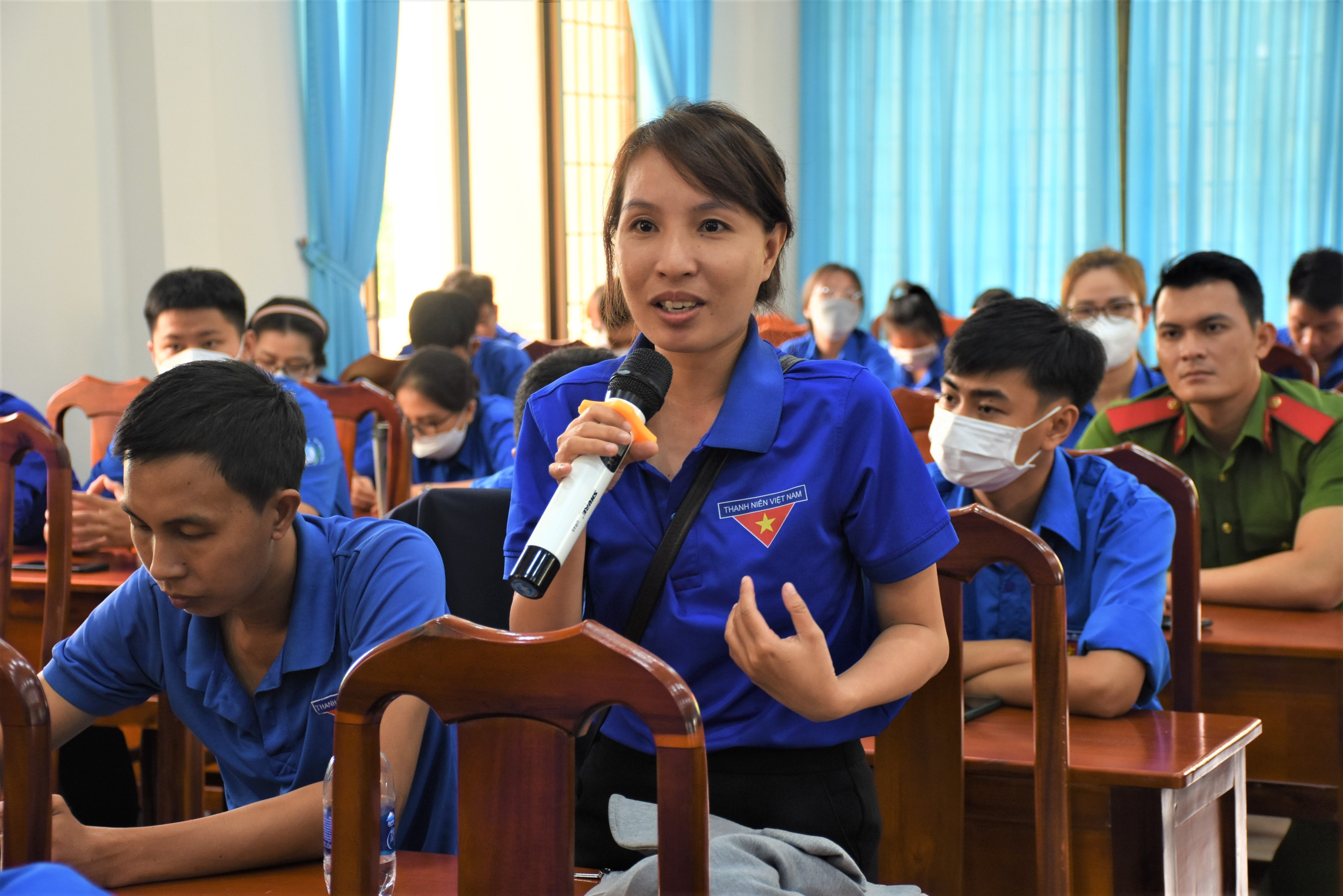 Chị Nguyễn Thị Kiều Oanh, Chi đoàn khu phố 3, phường Long Tâm phản ánh những khó khăn trong việc vận động đoàn viên thanh niên là học sinh tham gia vào các hoạt động Đoàn tại địa phương.